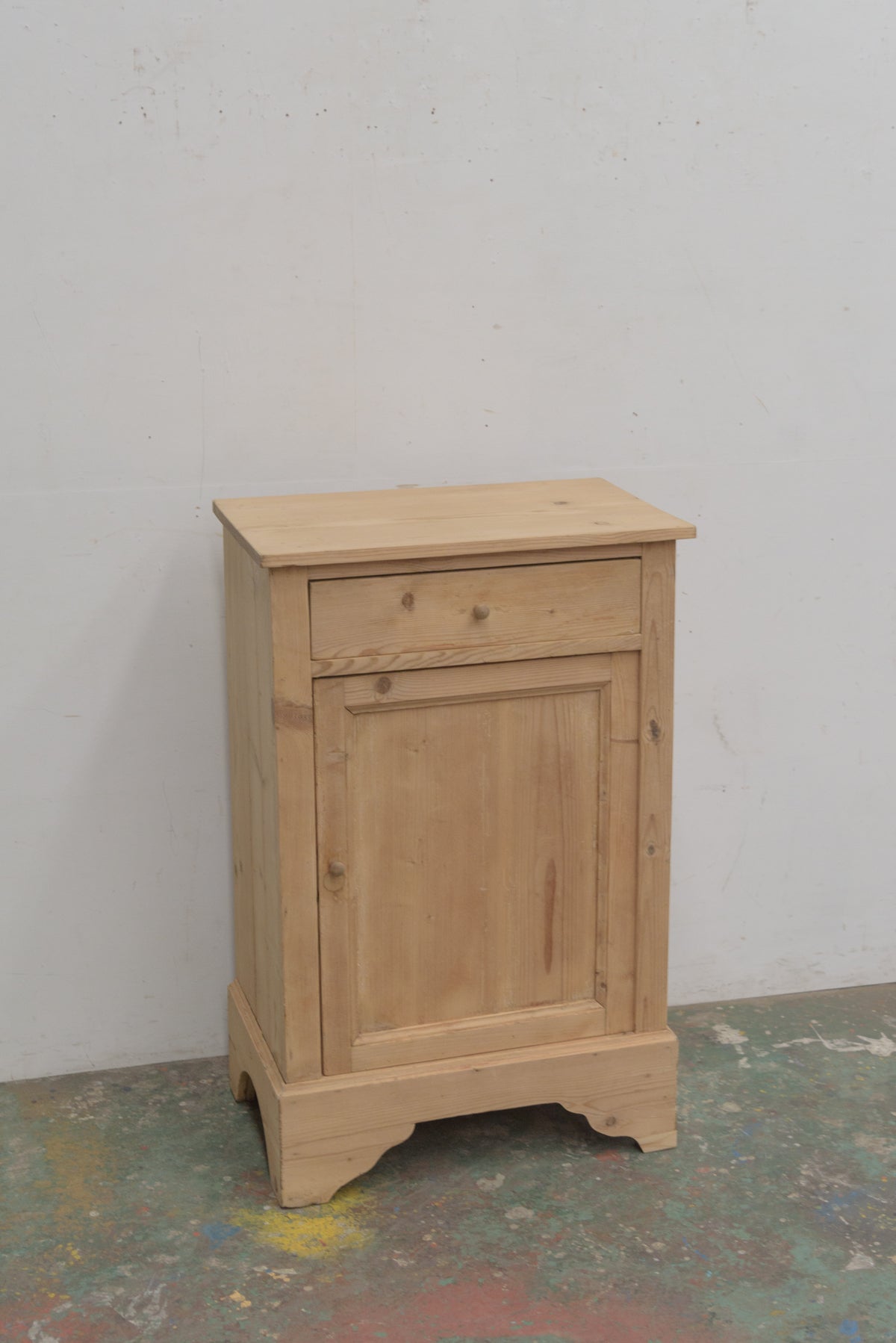 #9052 cabinet