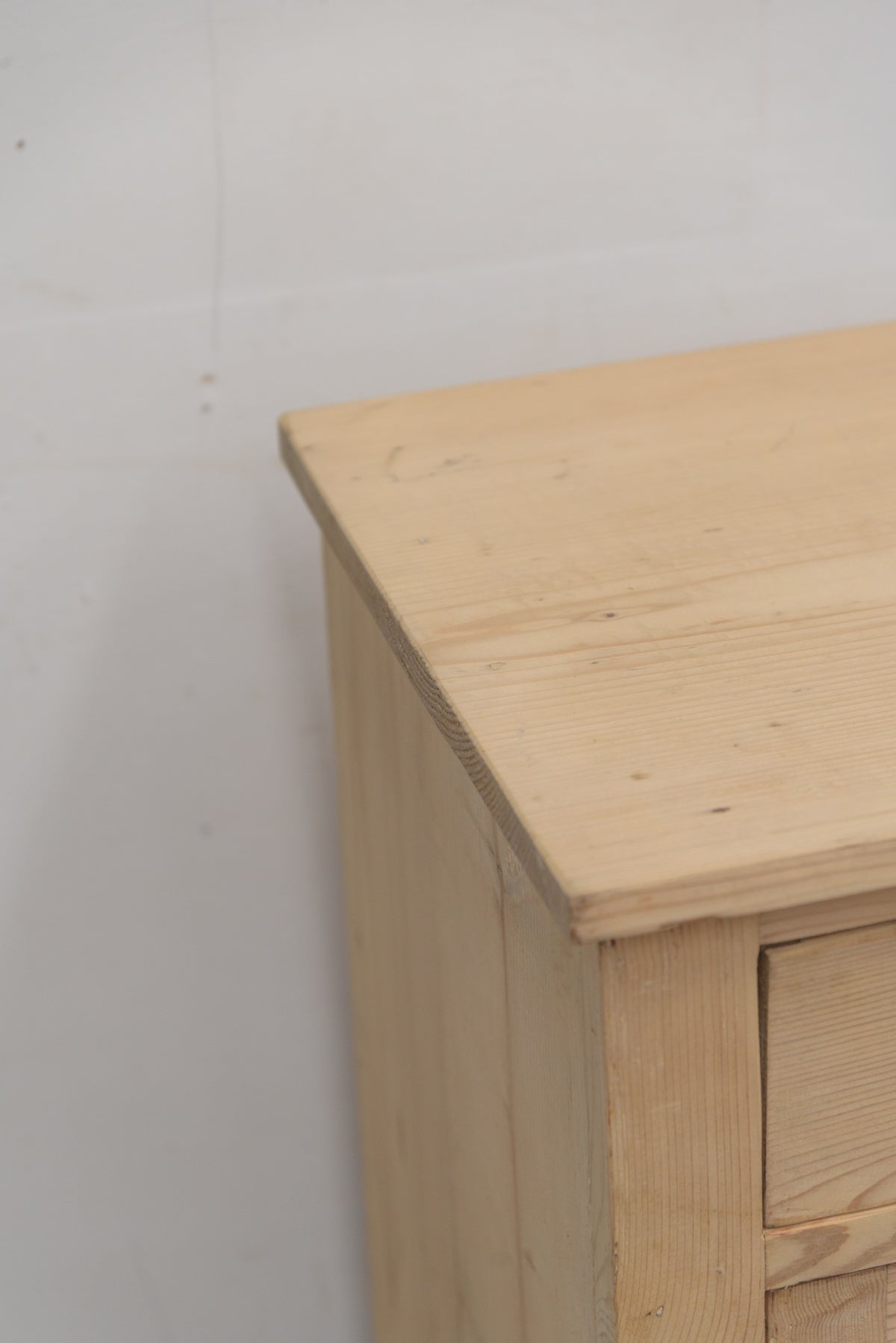 #9052 cabinet