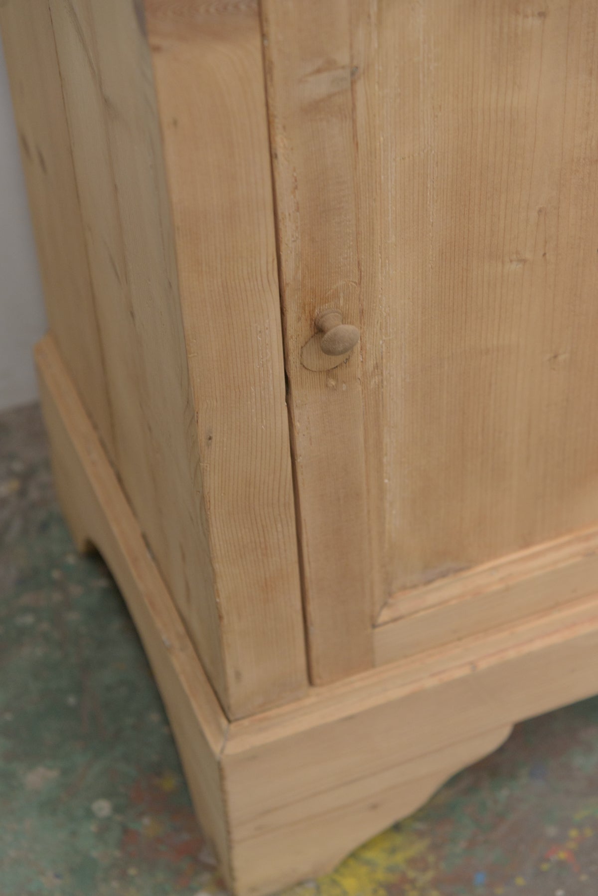 #9052 cabinet