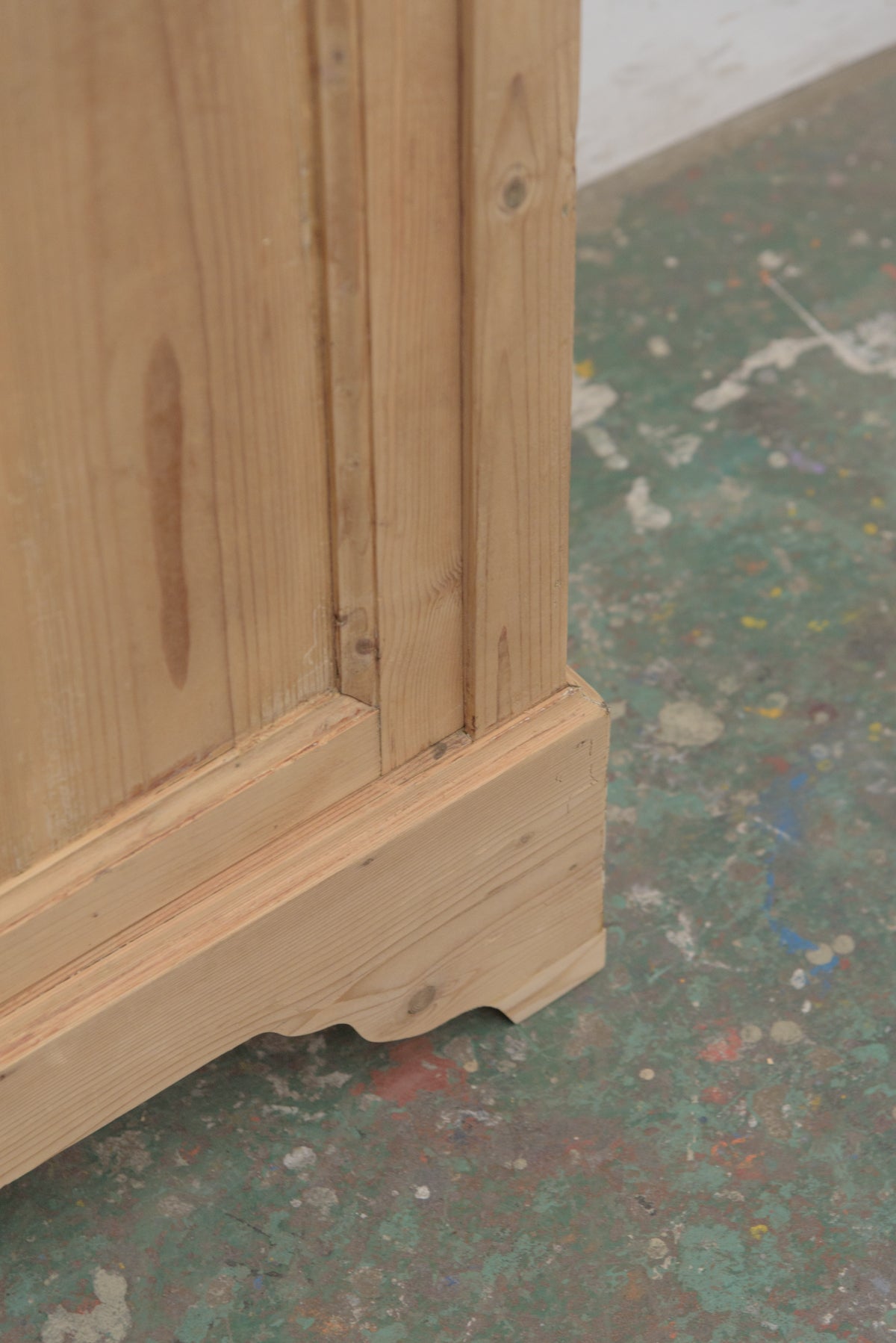 #9052 cabinet