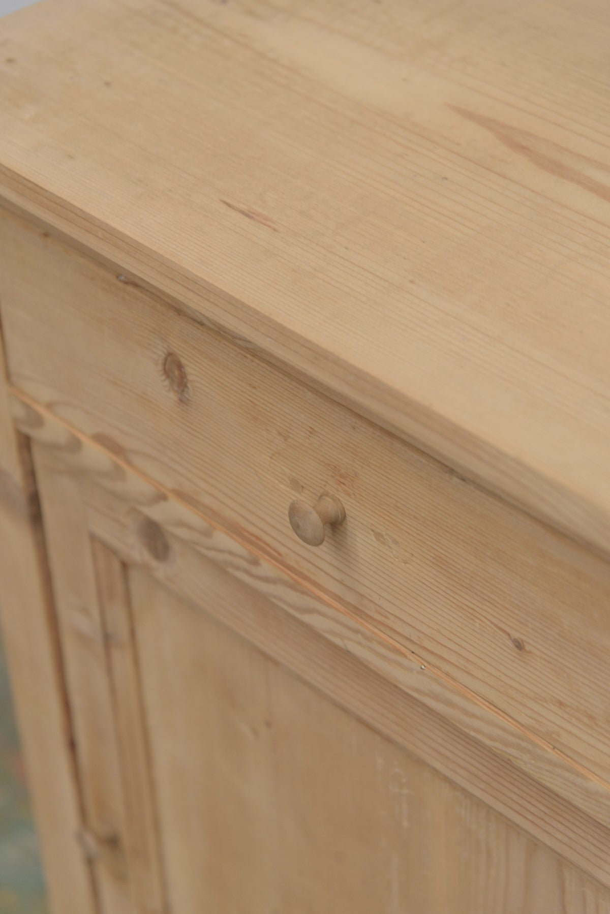 #9052 cabinet