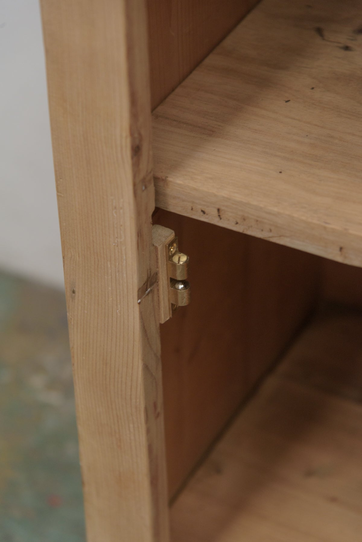 #9052 cabinet