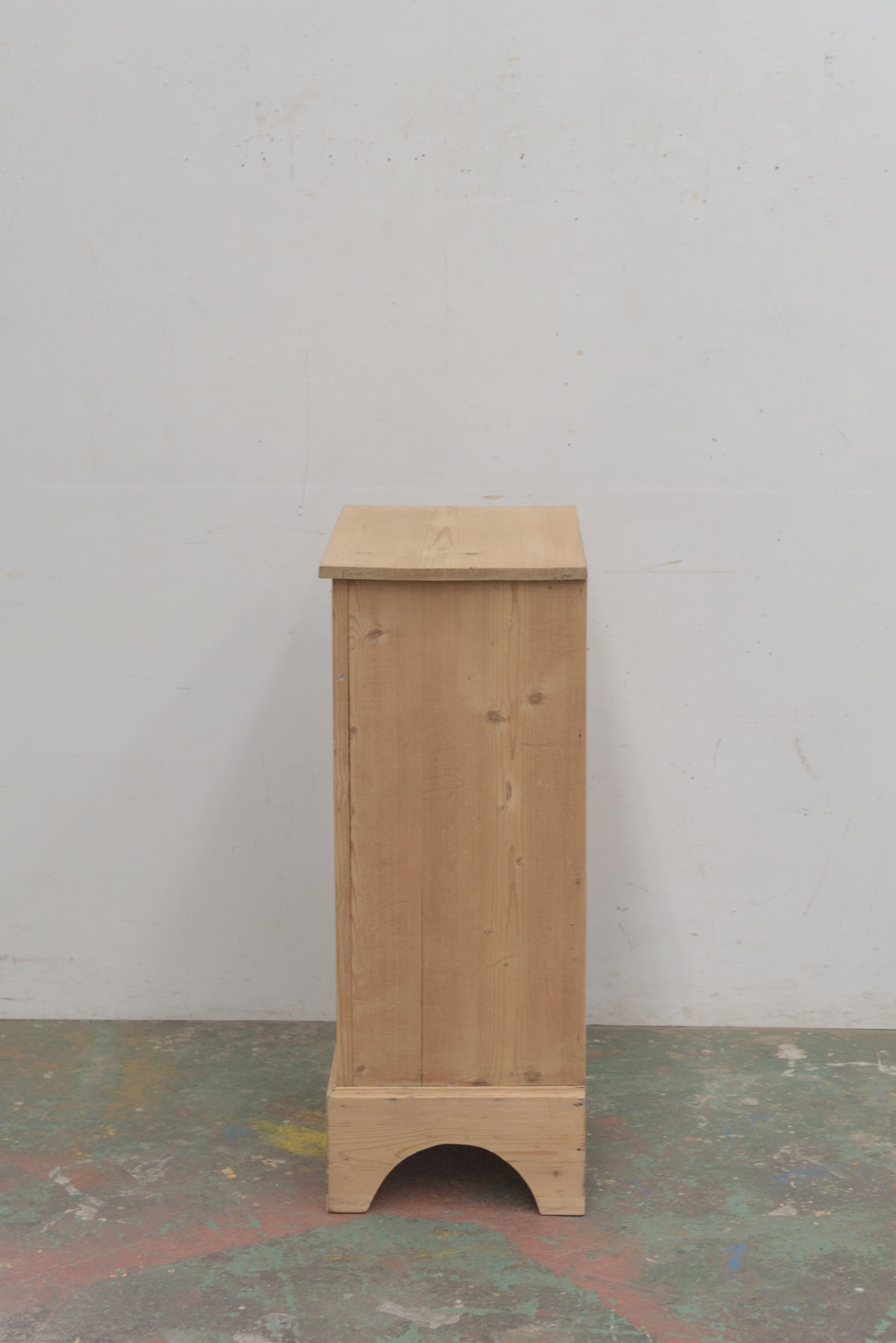 #9052 cabinet