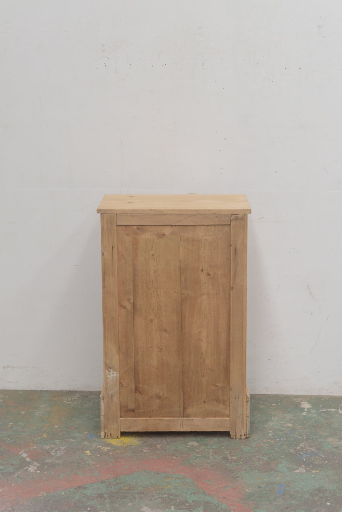 #9052 cabinet