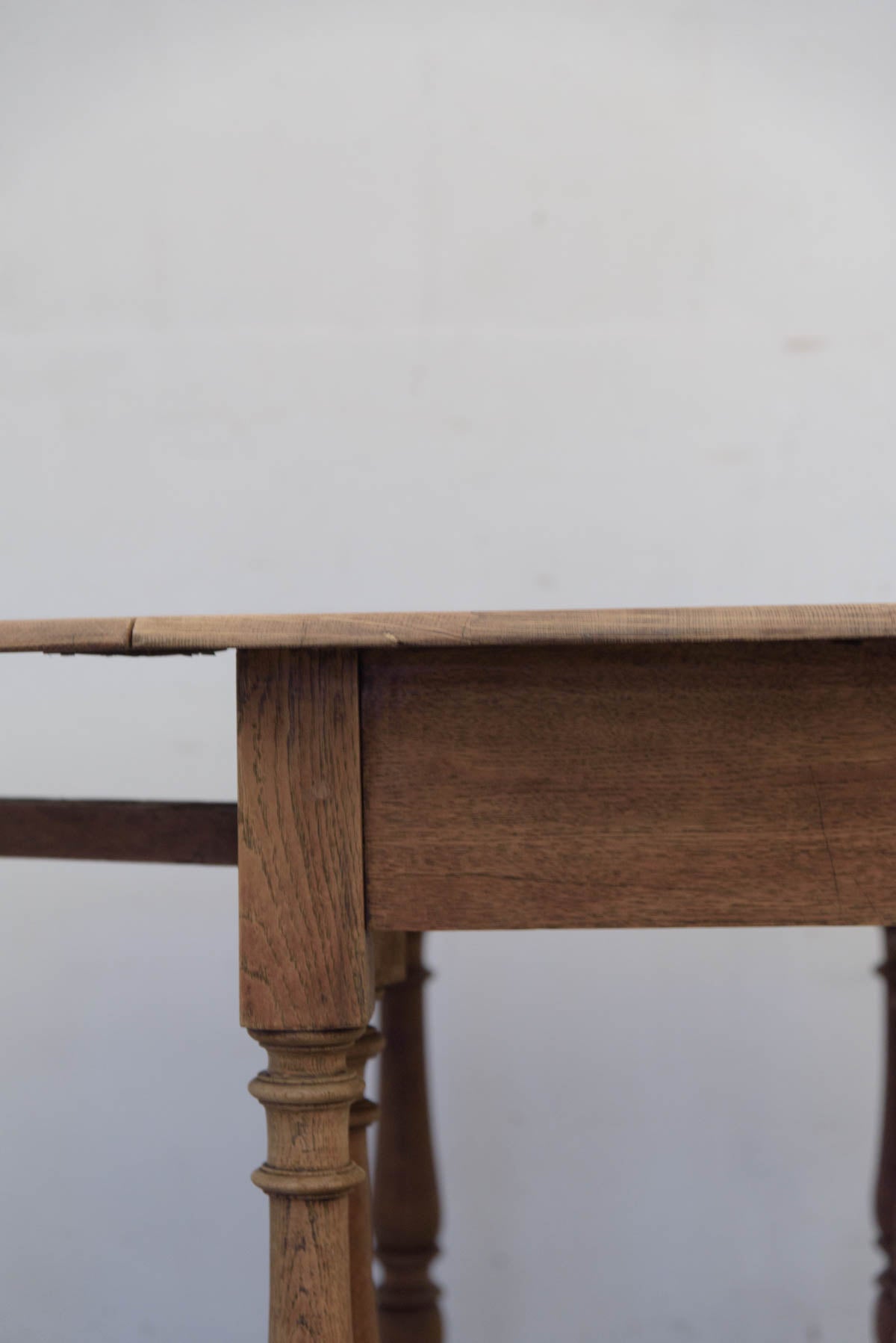 #9509 butterfly table