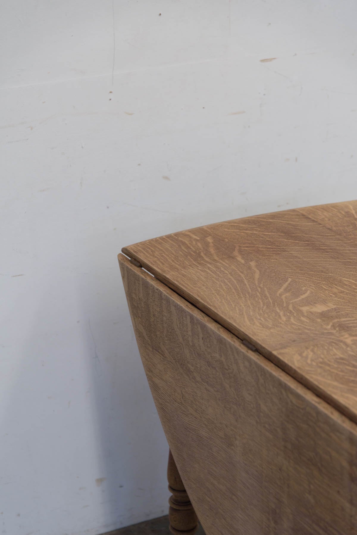 #9509 butterfly table