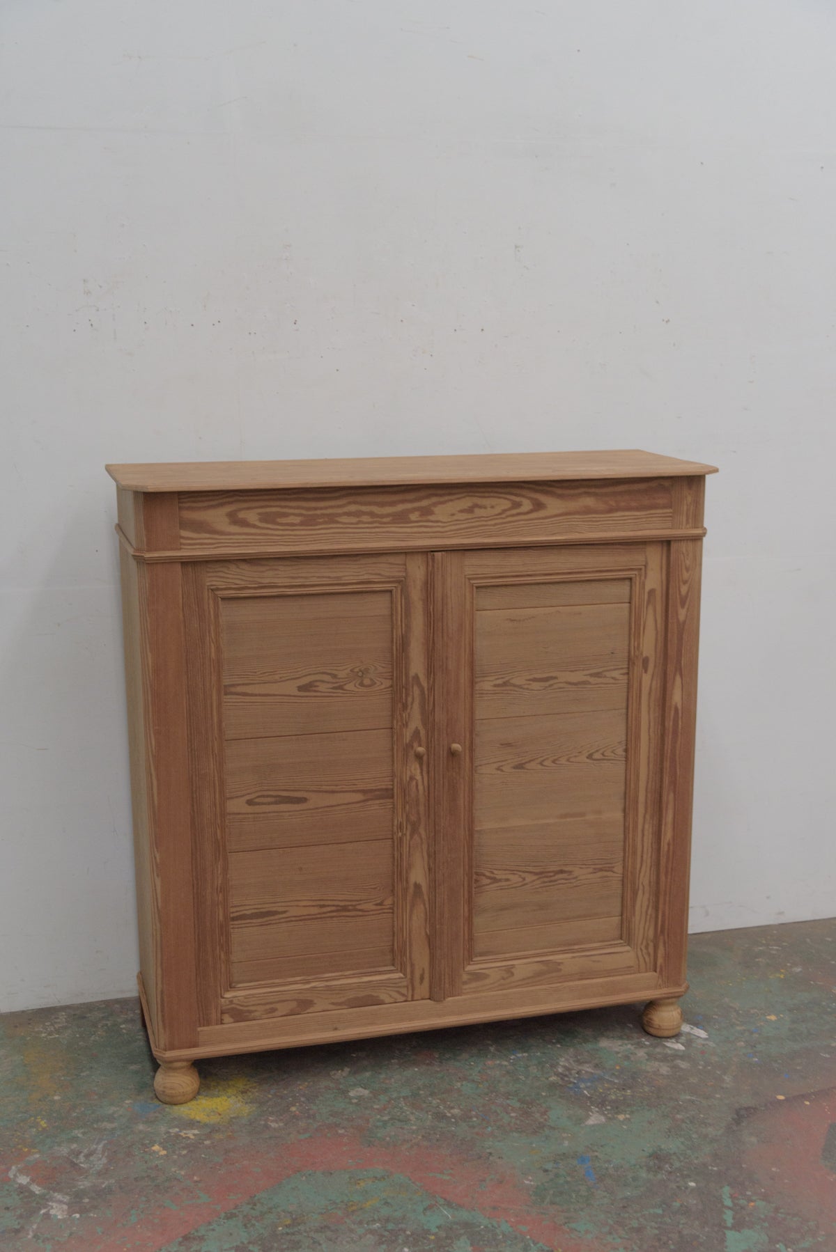 #9067 cabinet