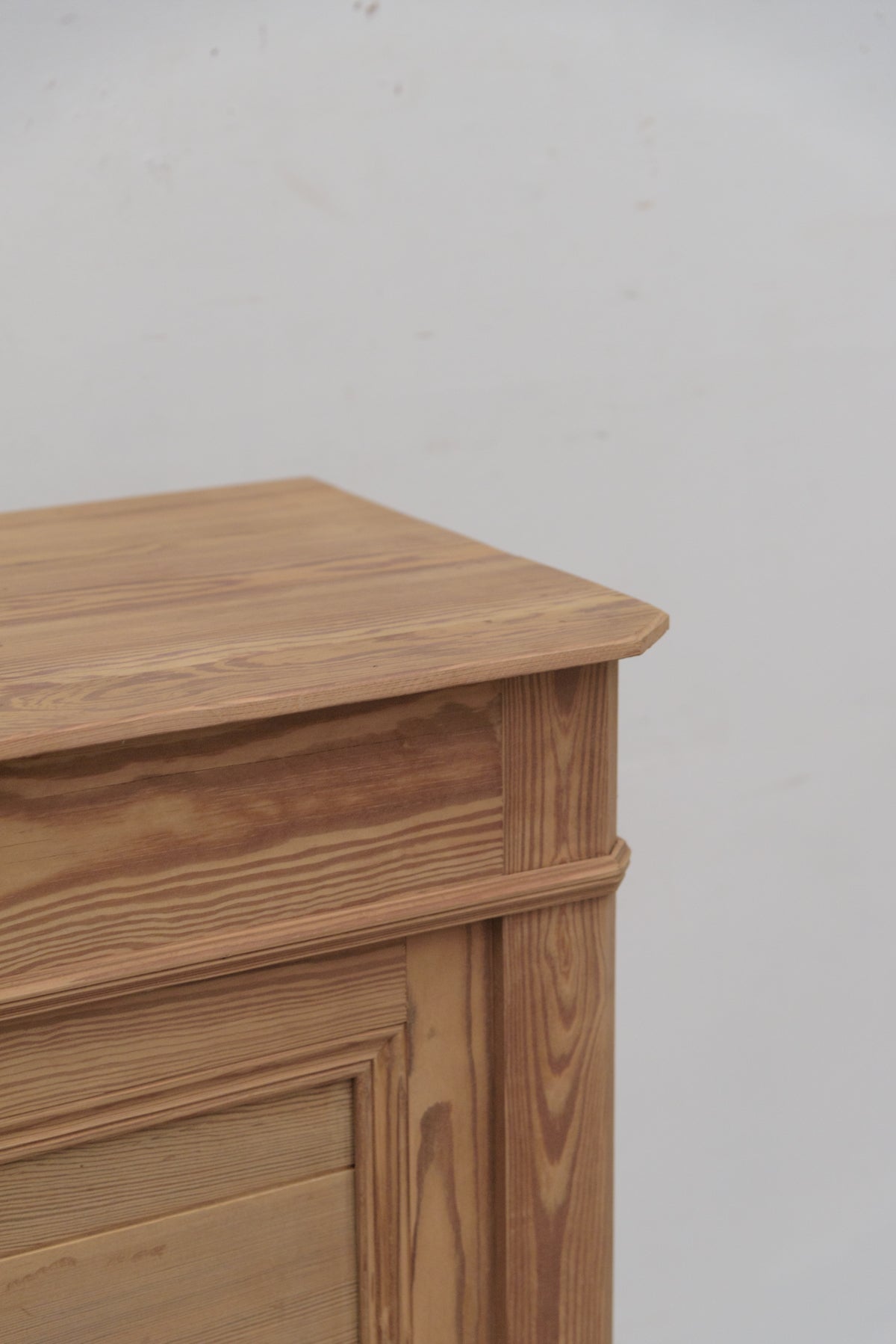 #9067 cabinet