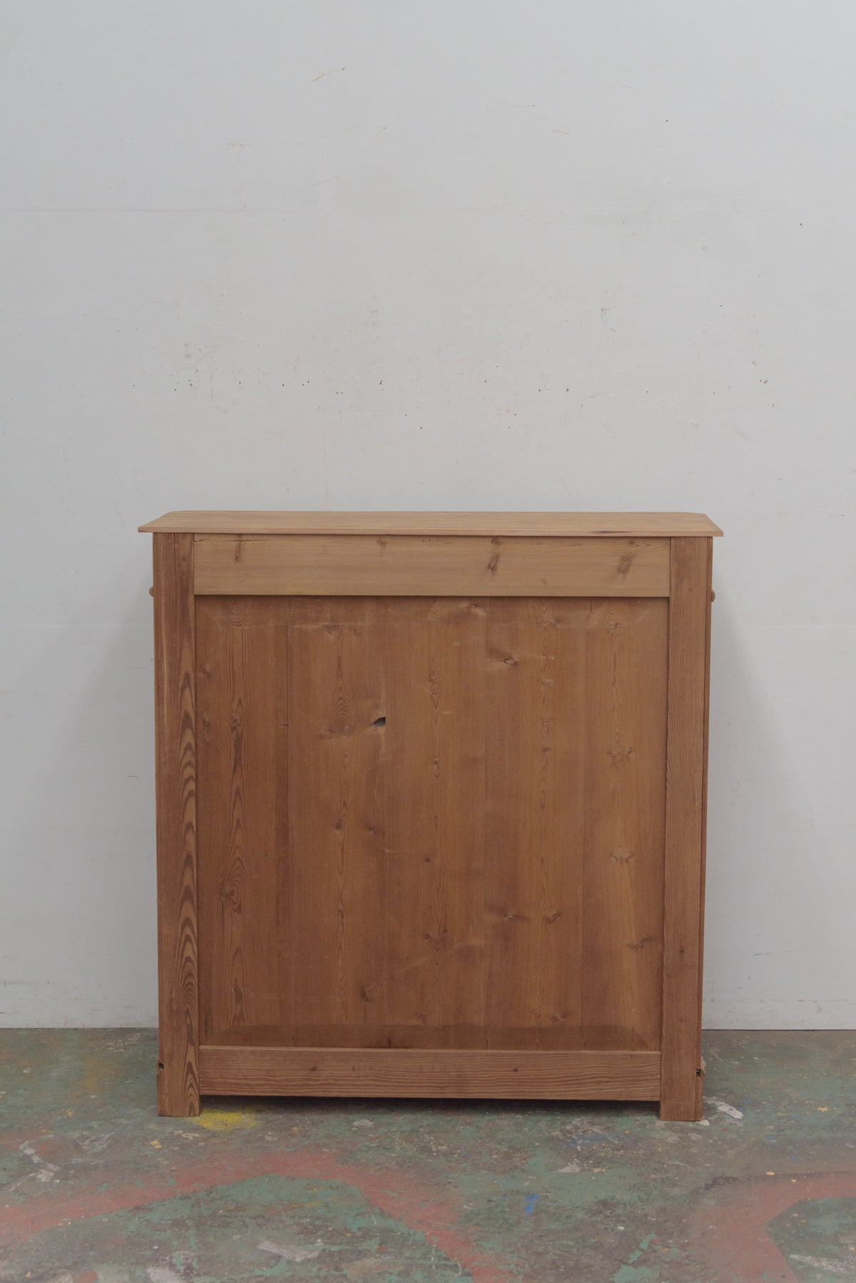 #9067 cabinet