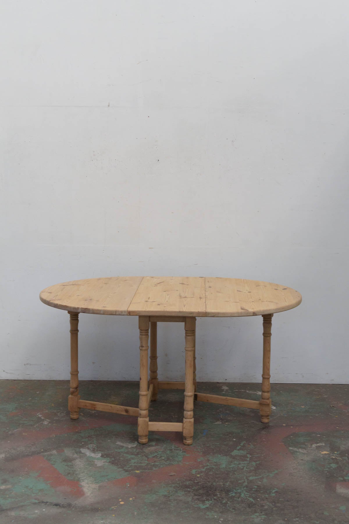 #9520 butterfly table