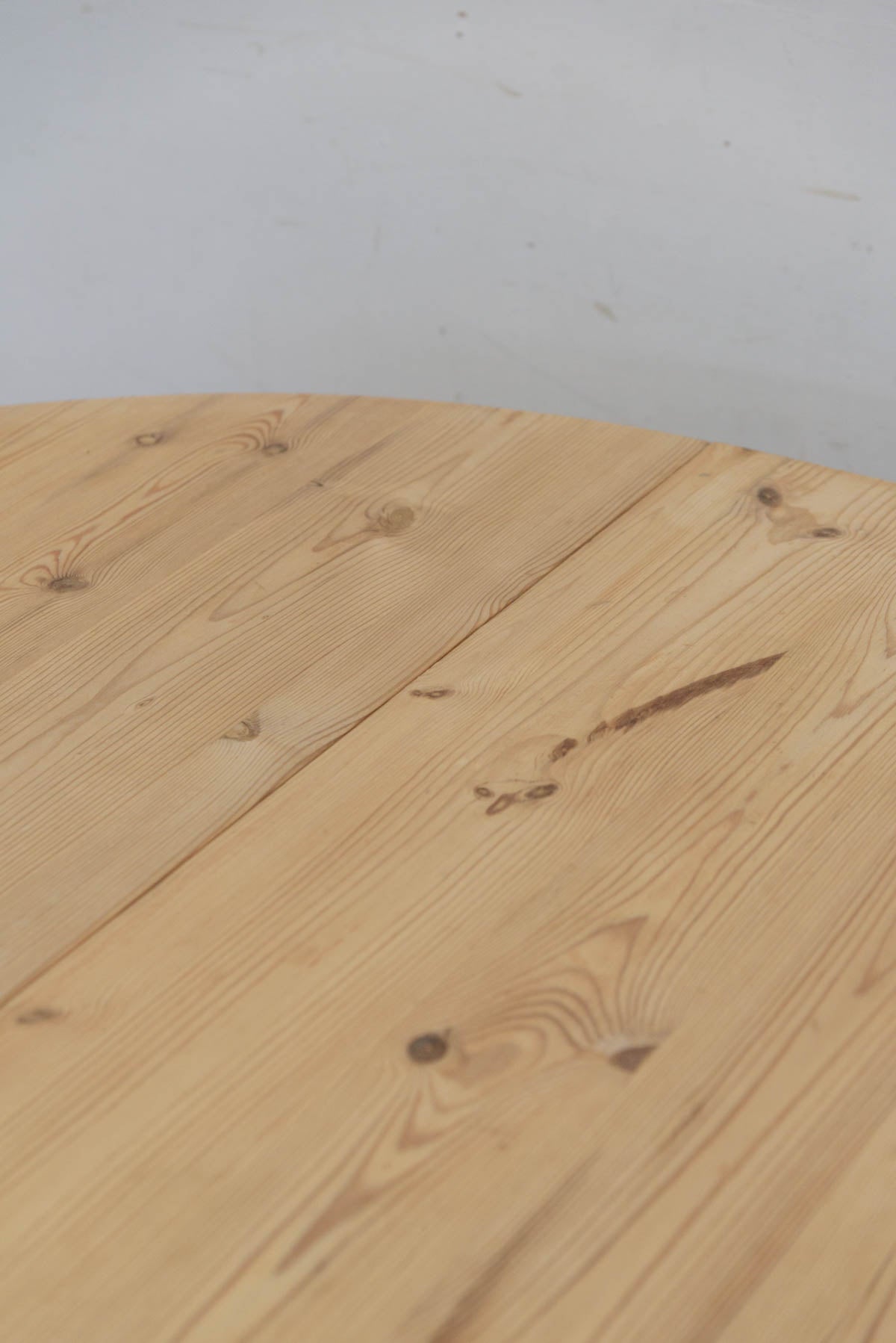 #9520 butterfly table