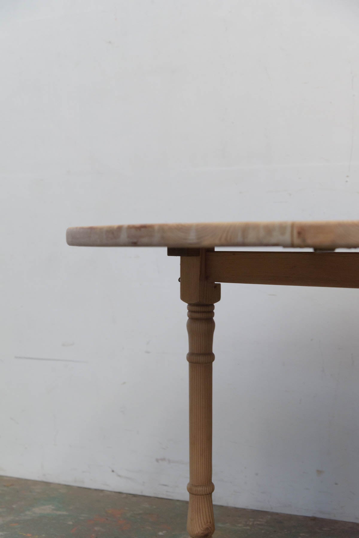 #9520 butterfly table