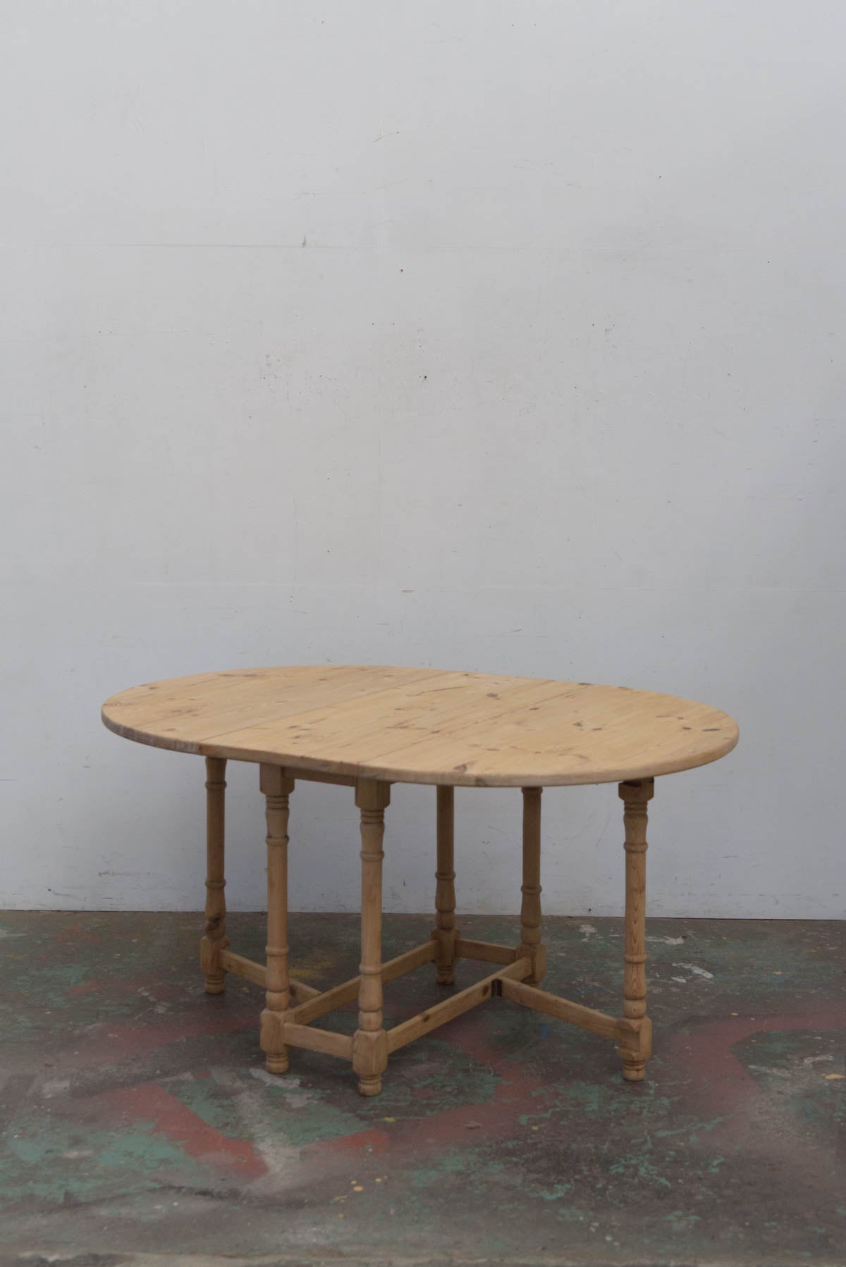 #9520 butterfly table