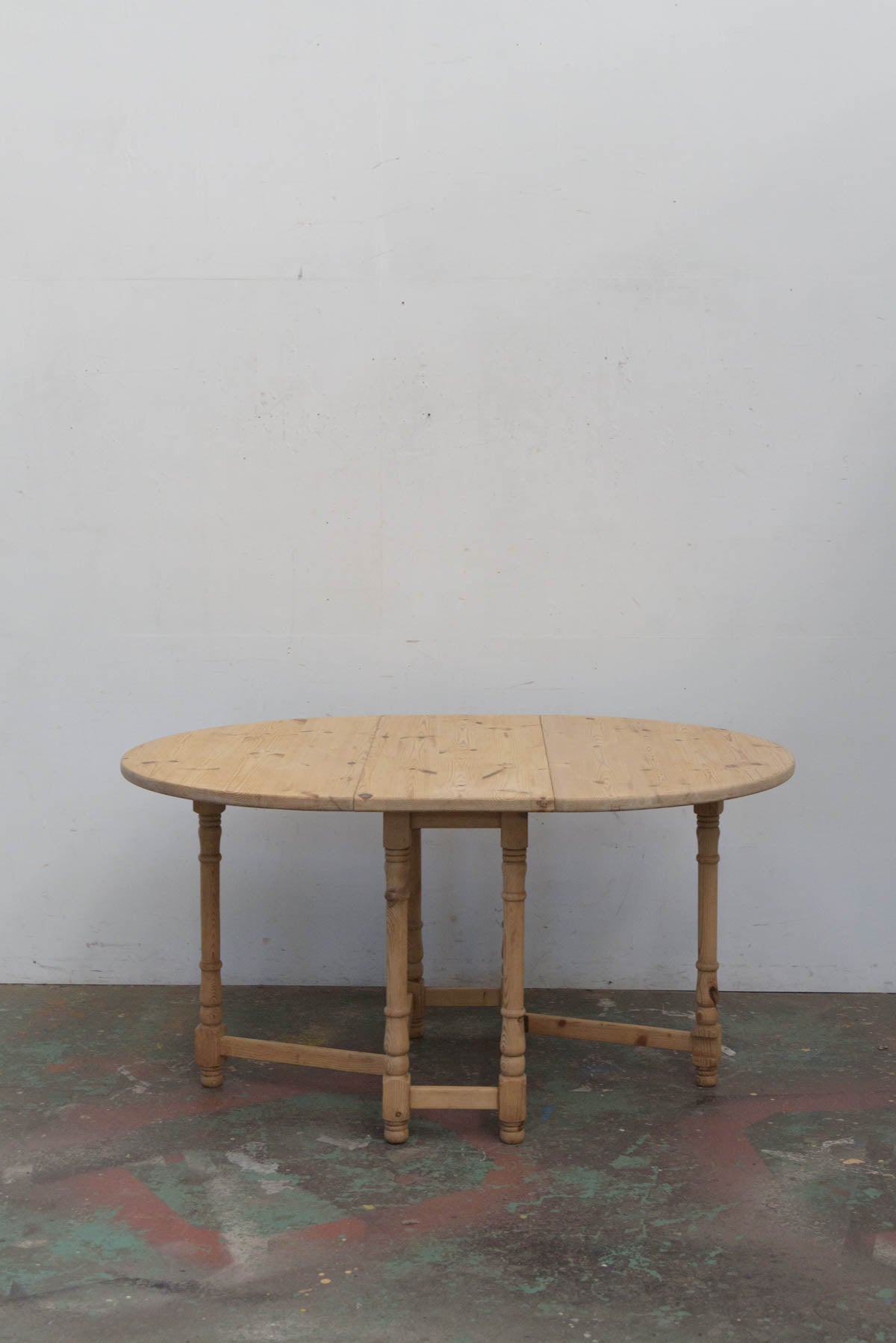 #9520 butterfly table