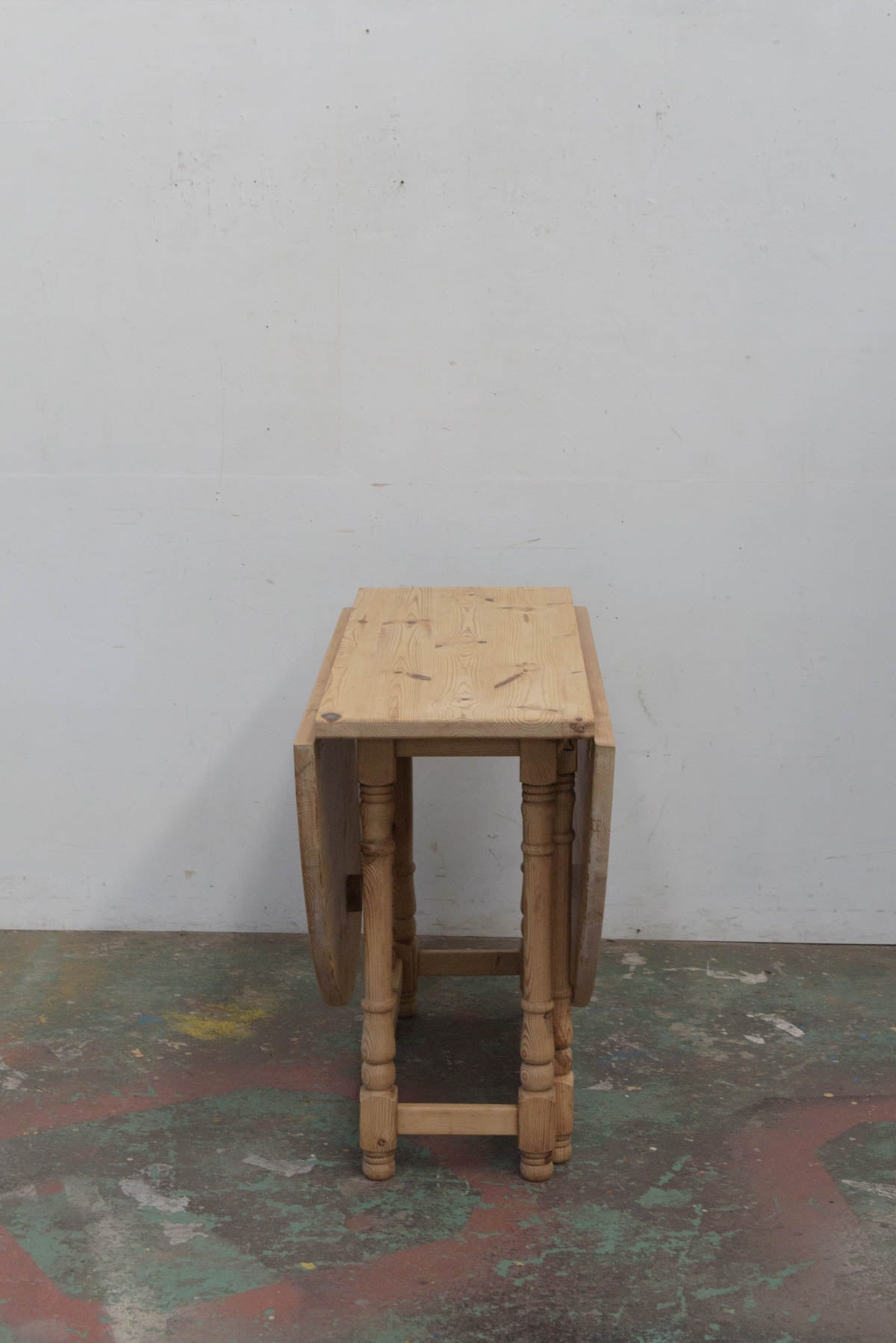 #9520 butterfly table