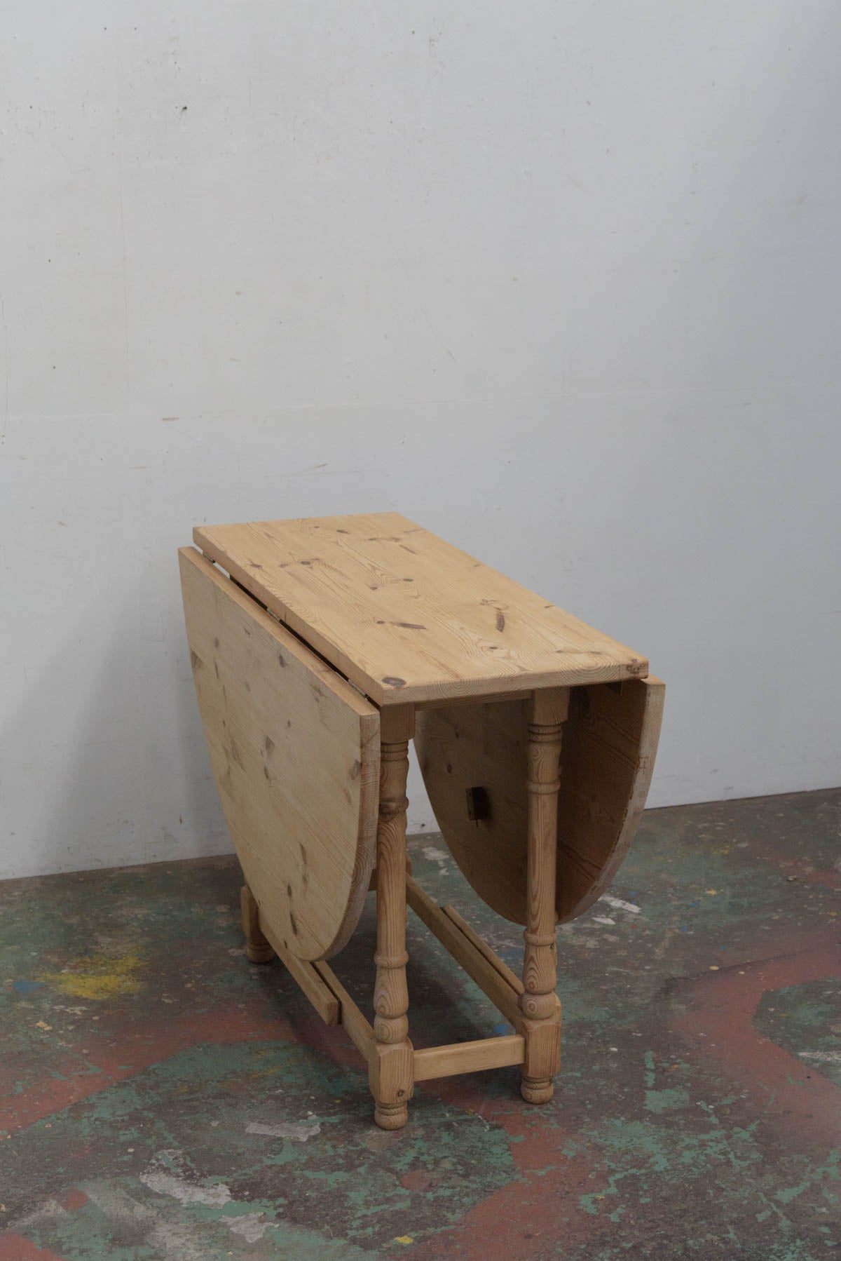 #9520 butterfly table