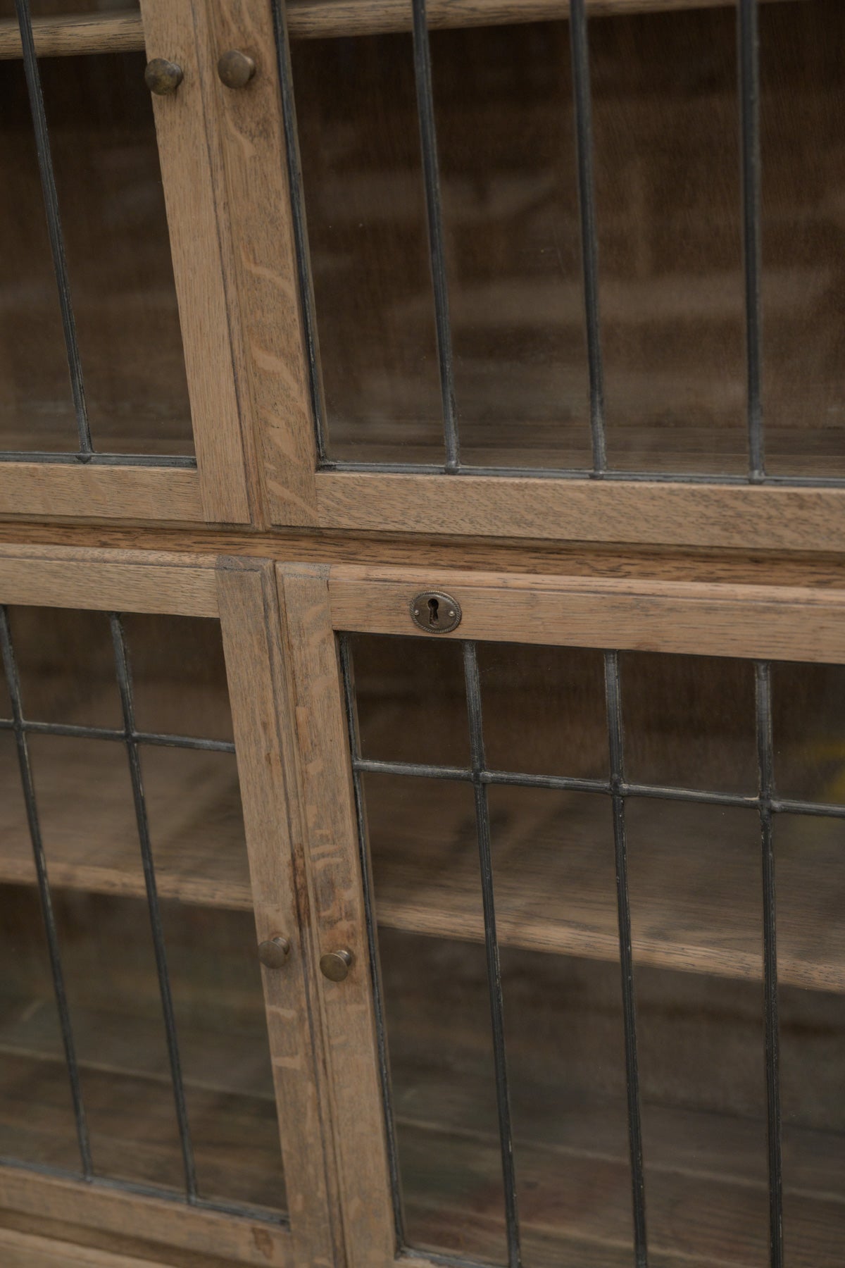 #0765 glass cabinet