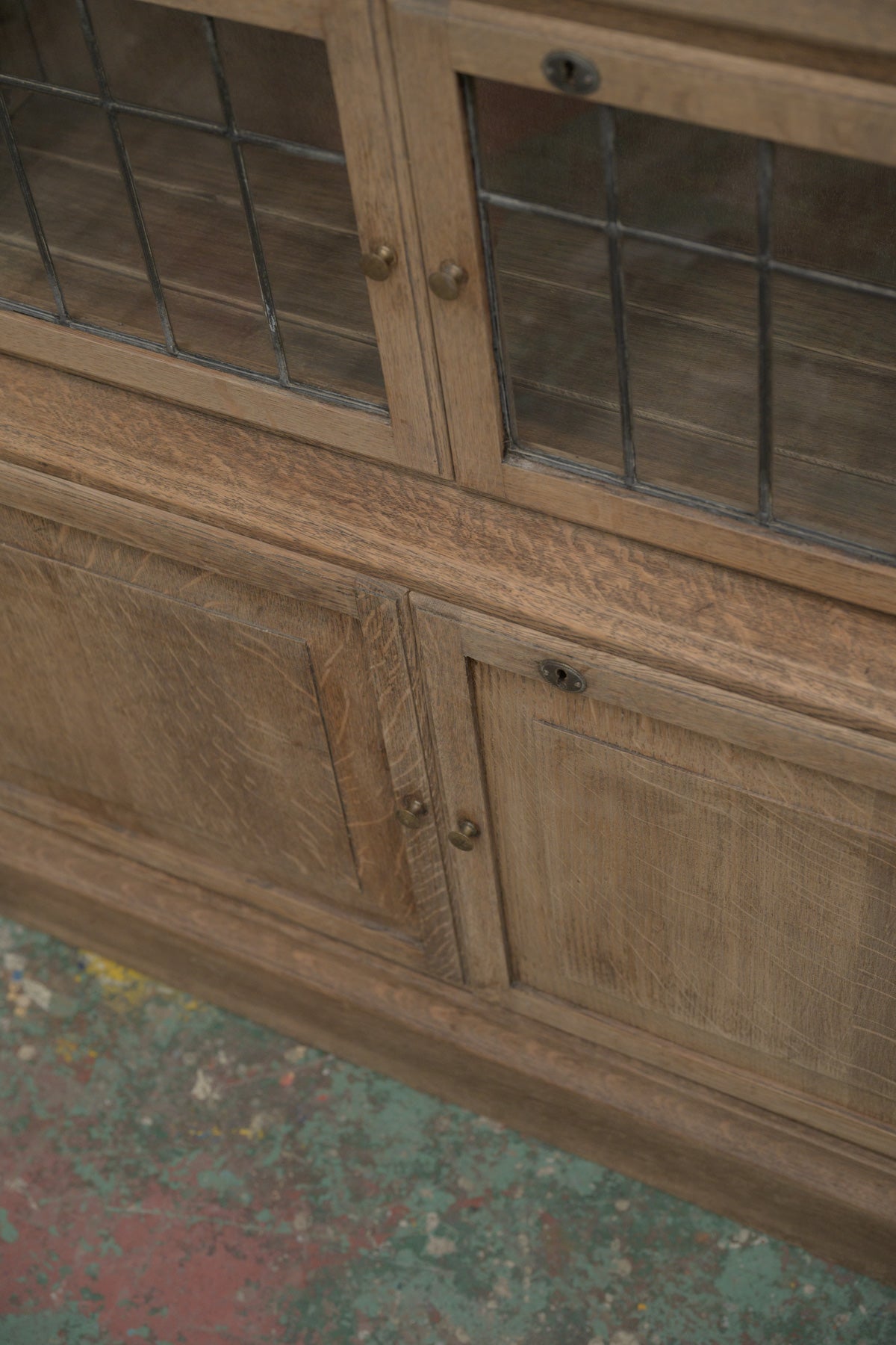 #0765 glass cabinet