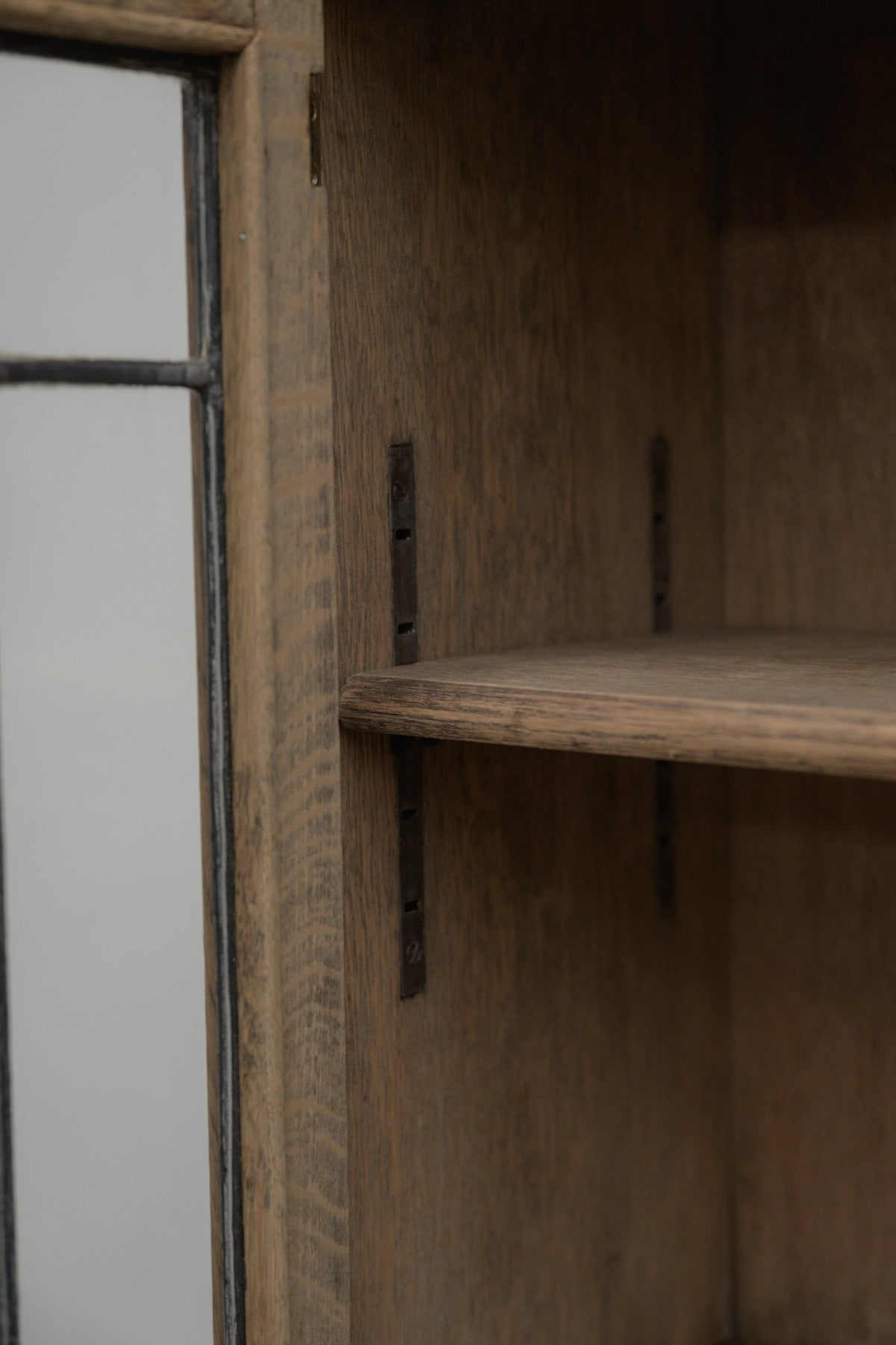 #0765 glass cabinet
