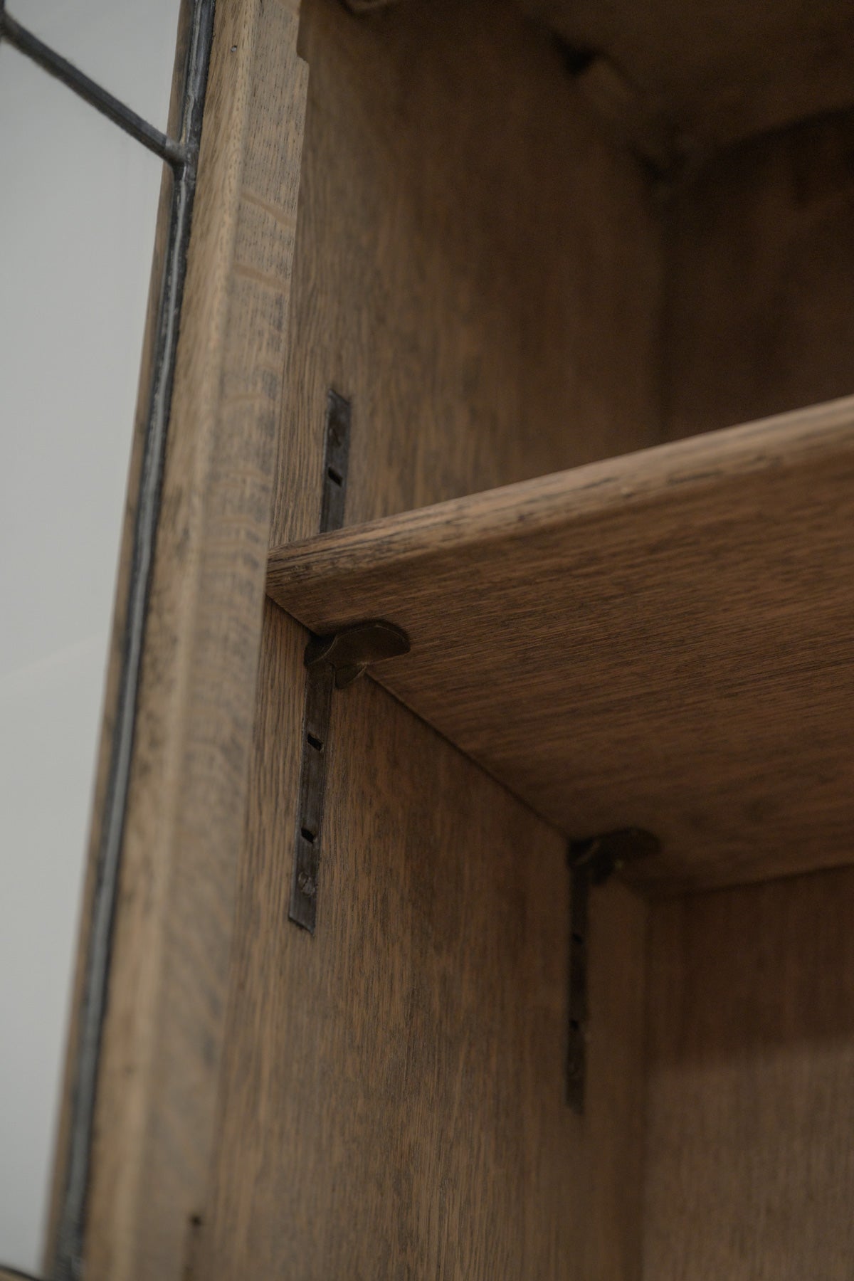 #0765 glass cabinet