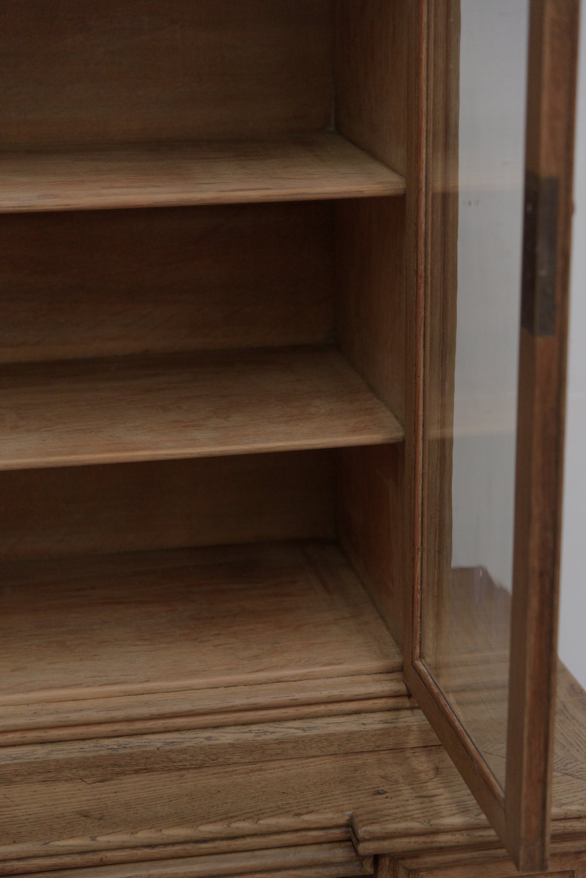 #8695 cabinet