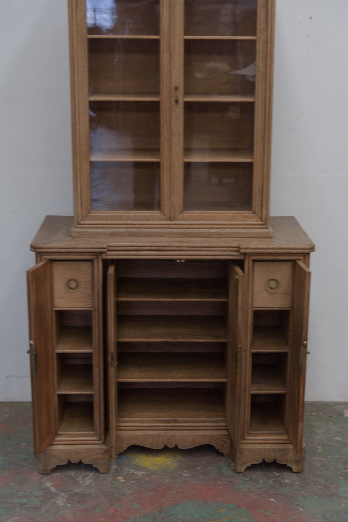 #8695 cabinet