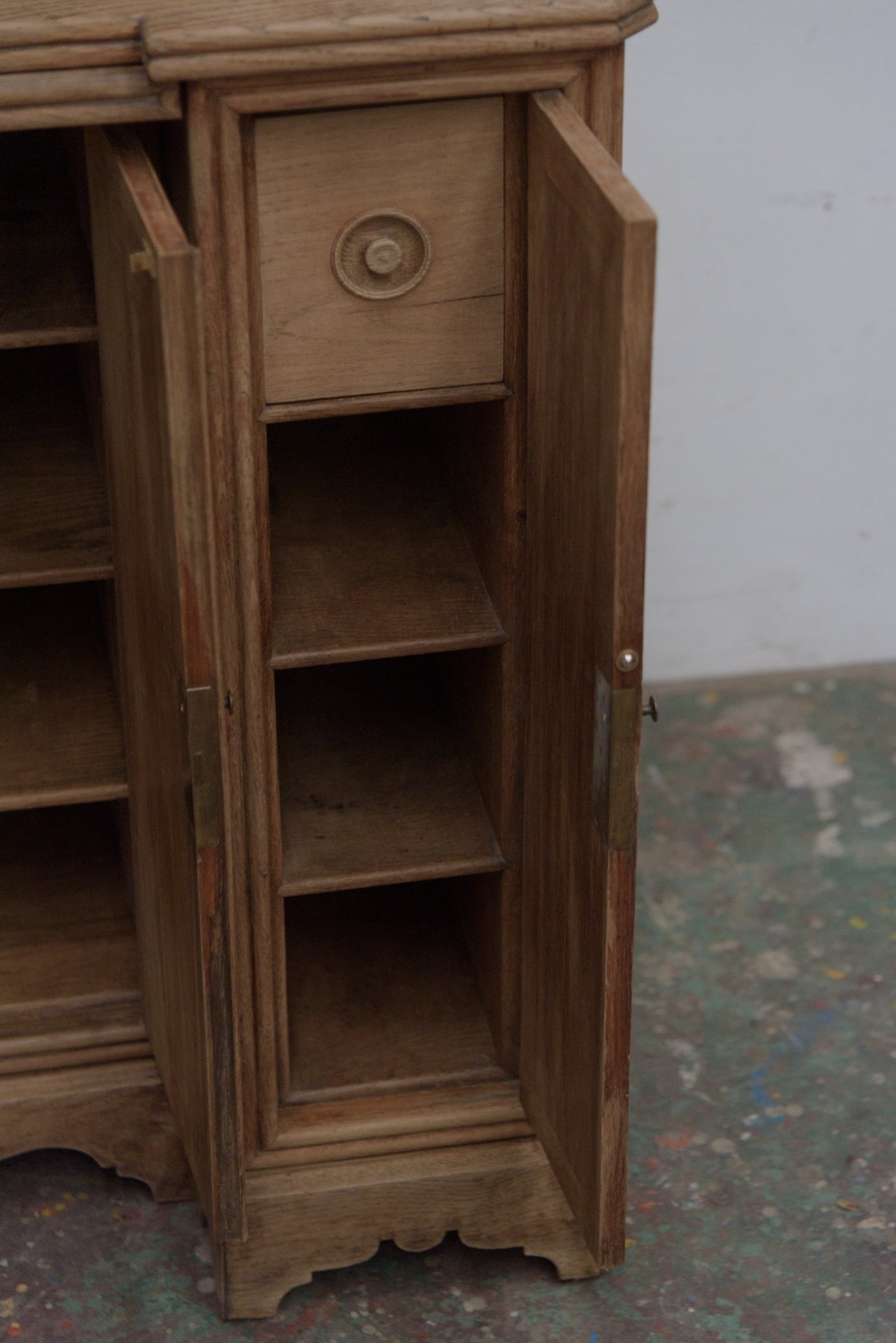 #8695 cabinet
