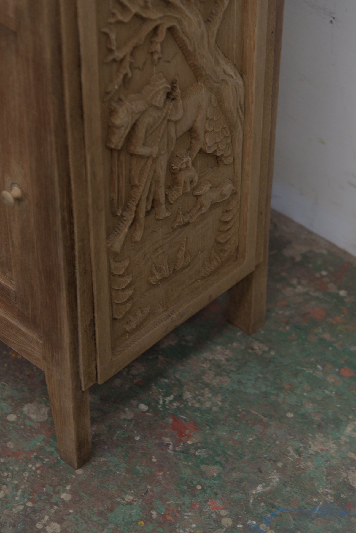 #8698 cabinet