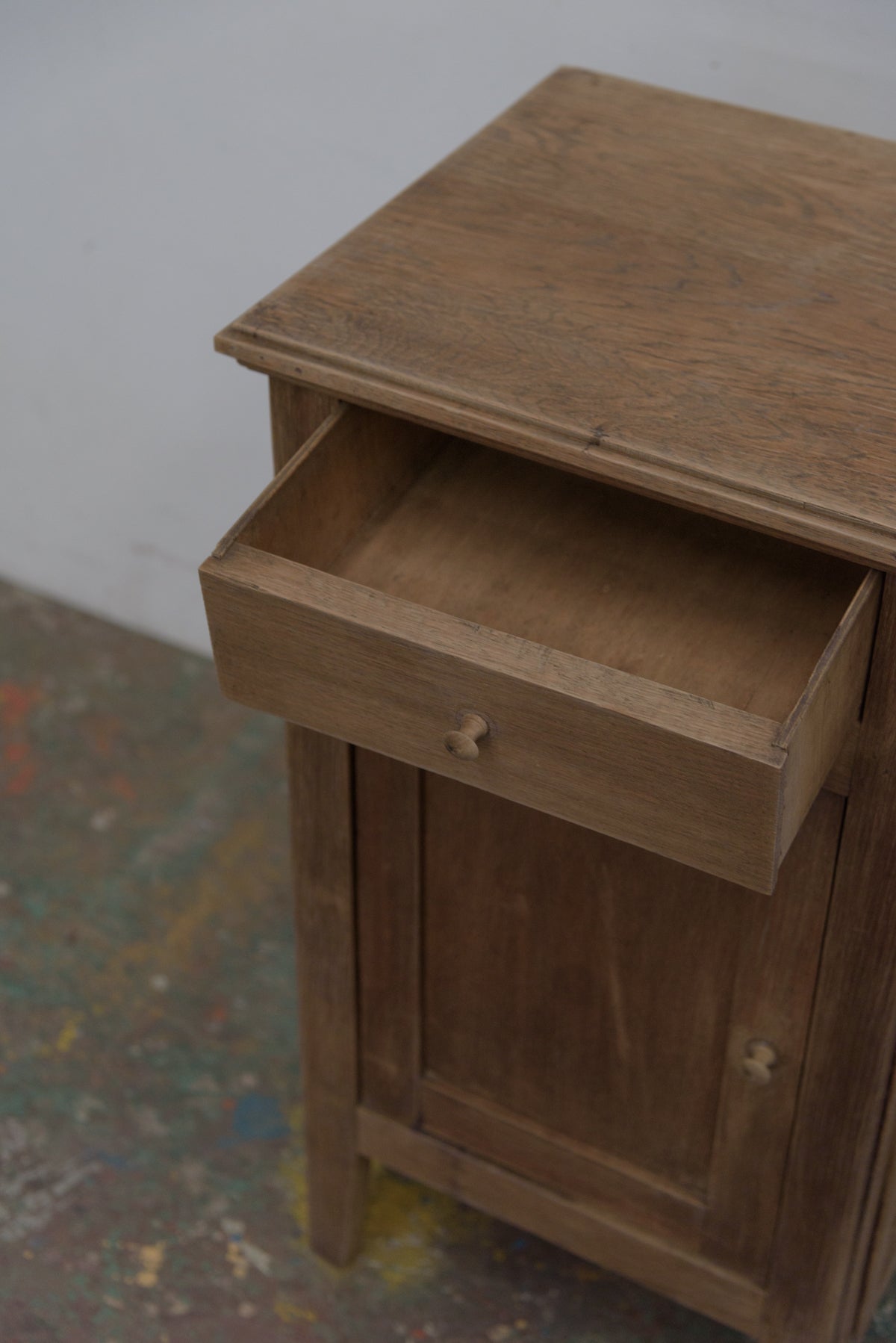#8698 cabinet