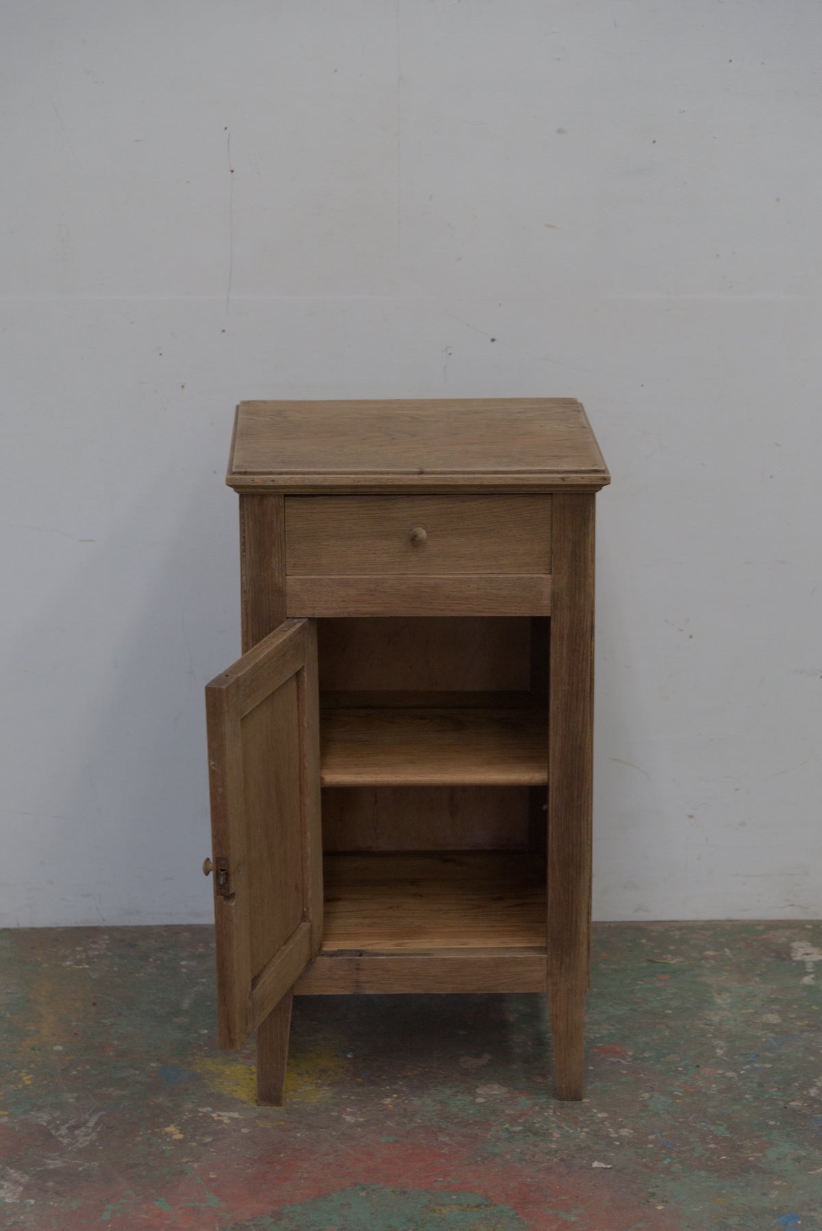 #8698 cabinet