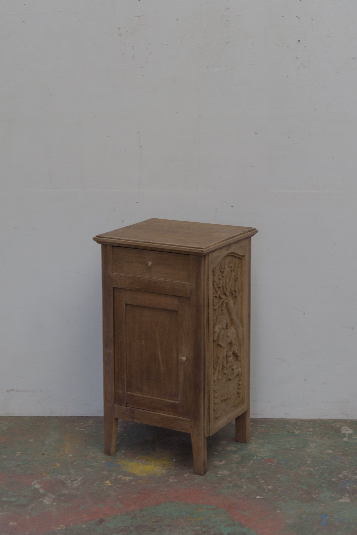 #8698 cabinet