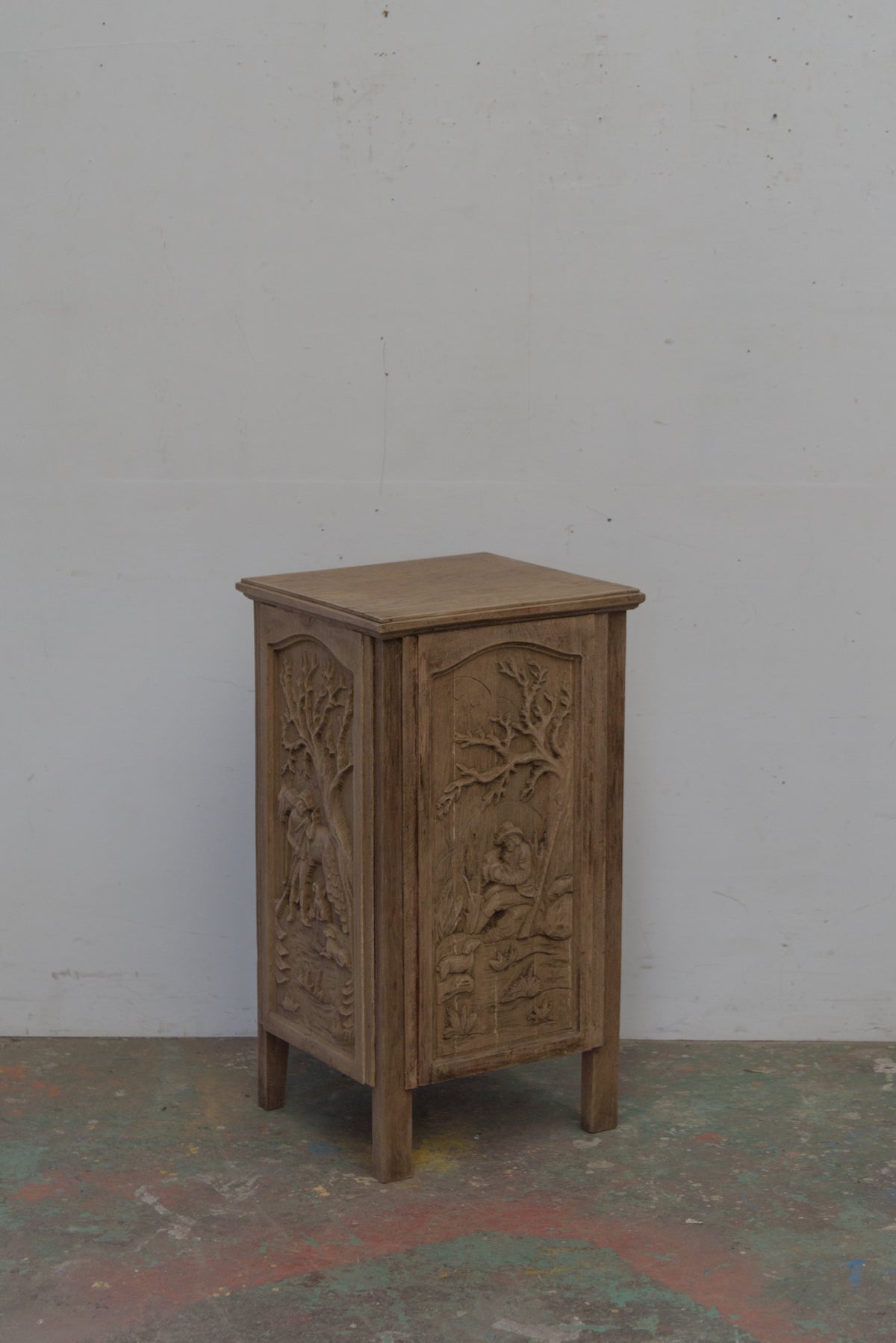 #8698 cabinet
