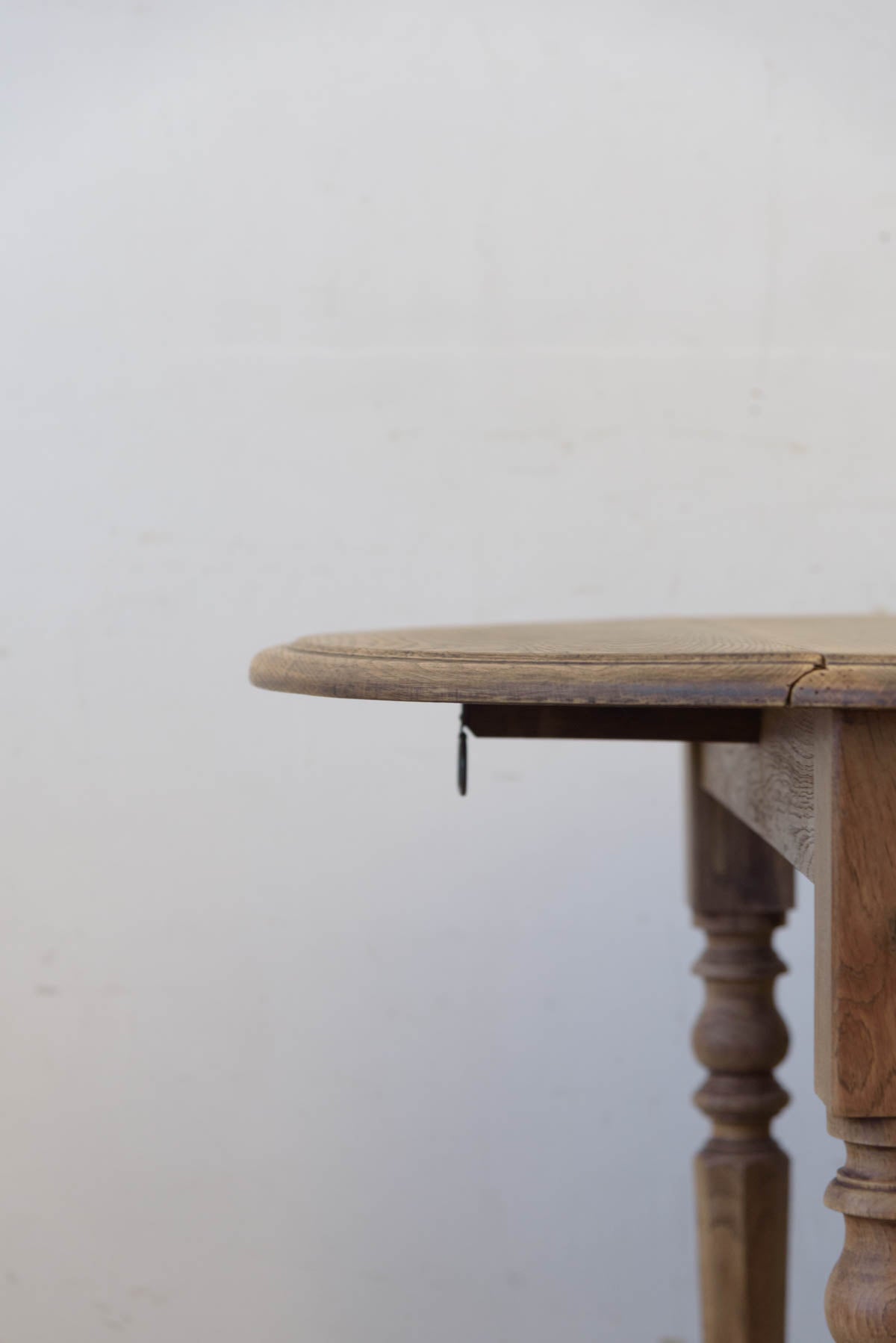 #9536 butterfly table