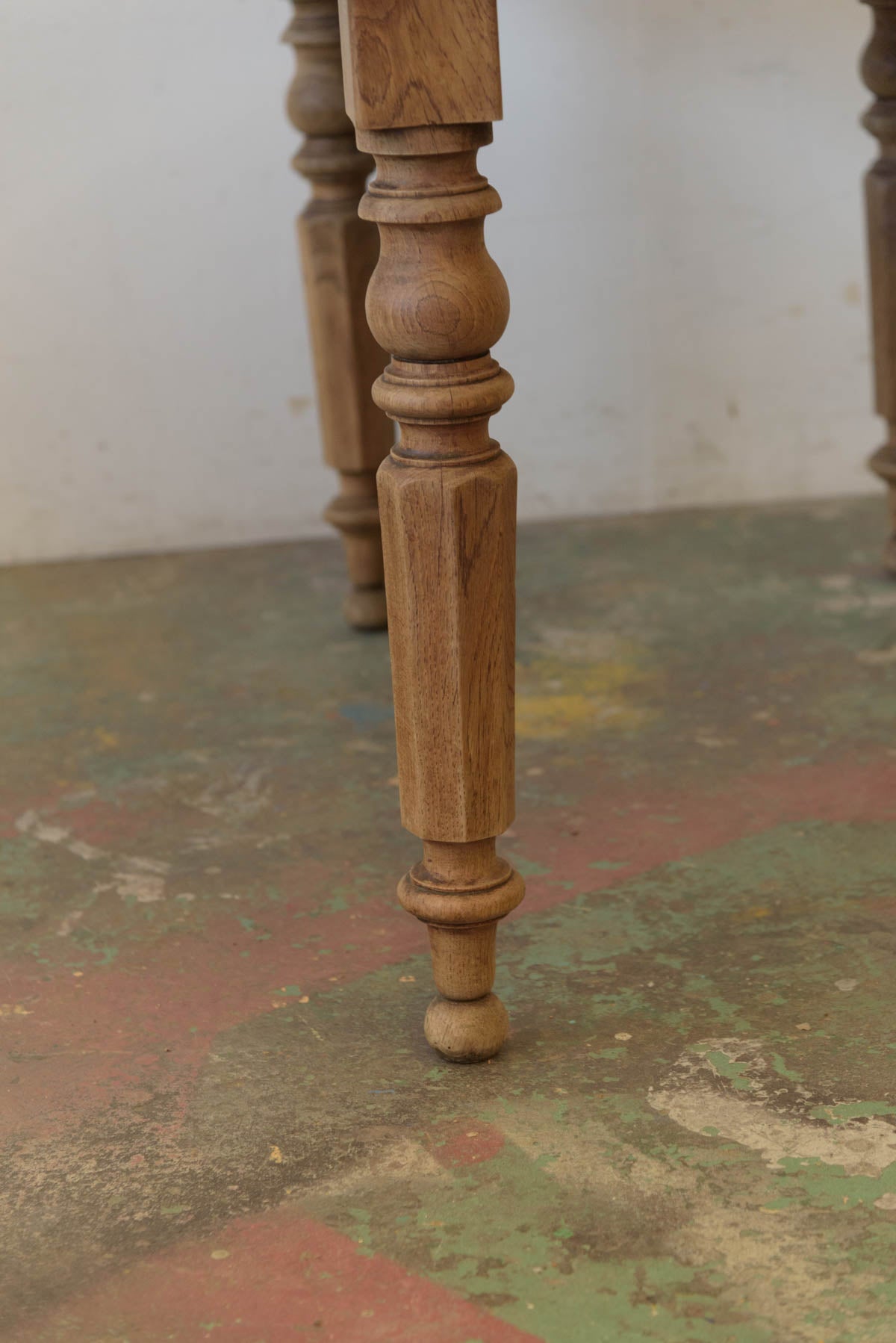 #9536 butterfly table