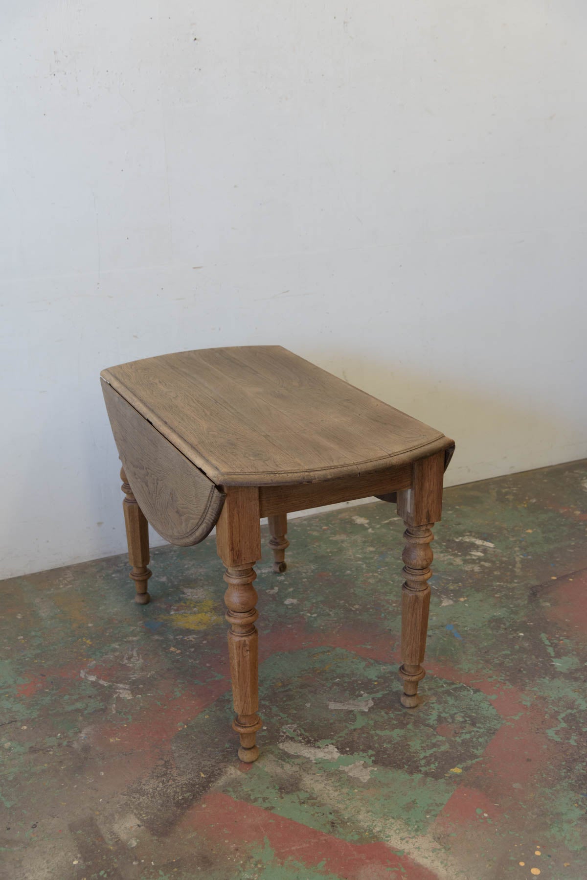 #9536 butterfly table