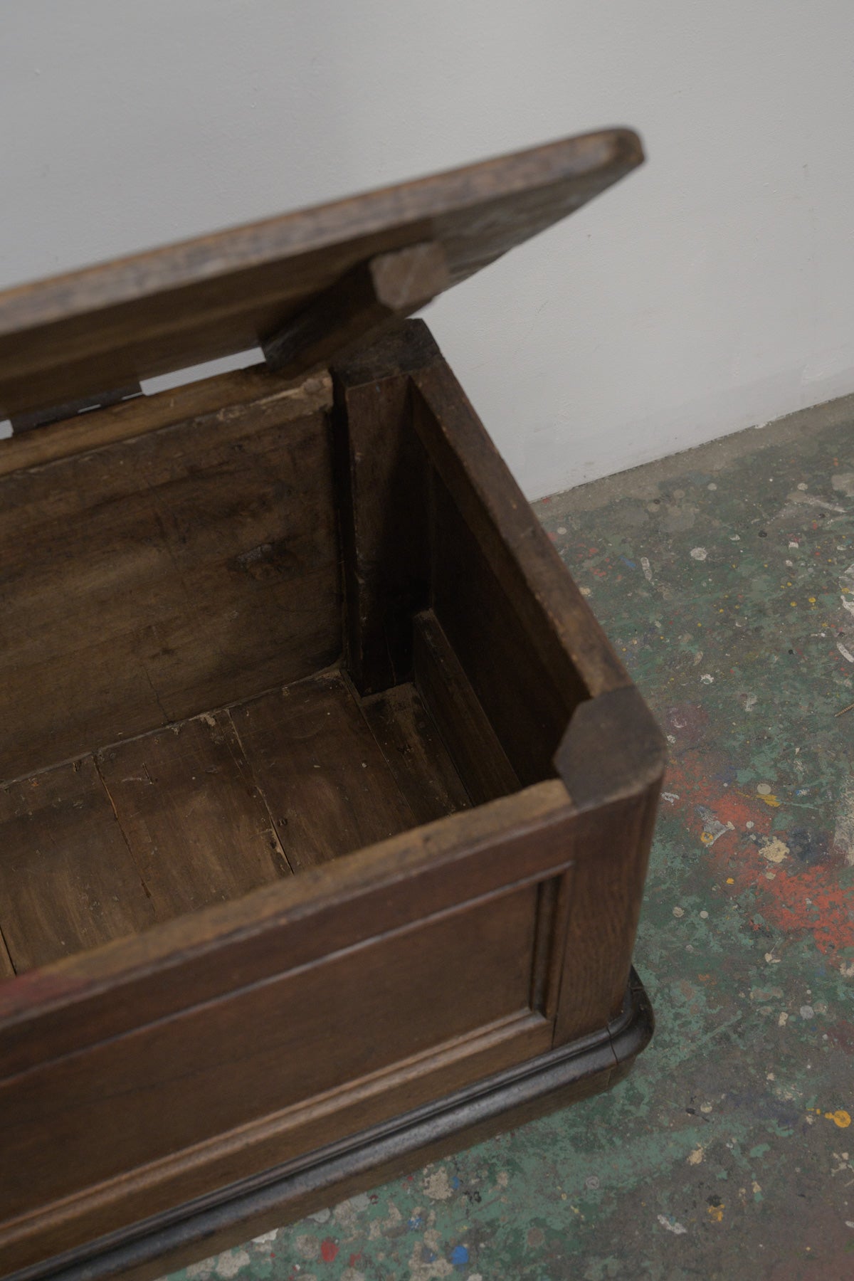 #0777 box bench