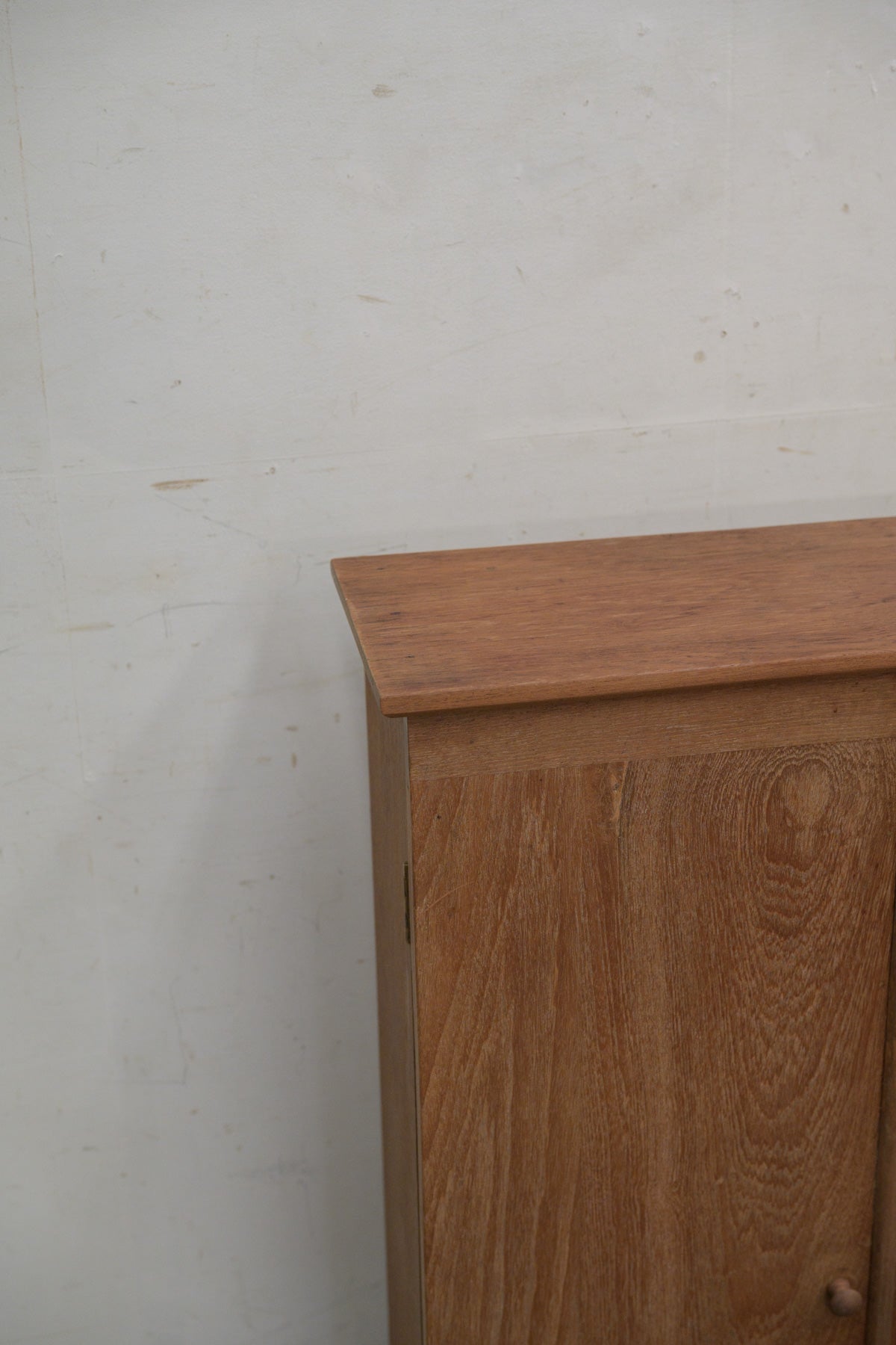 #0309 cabinet