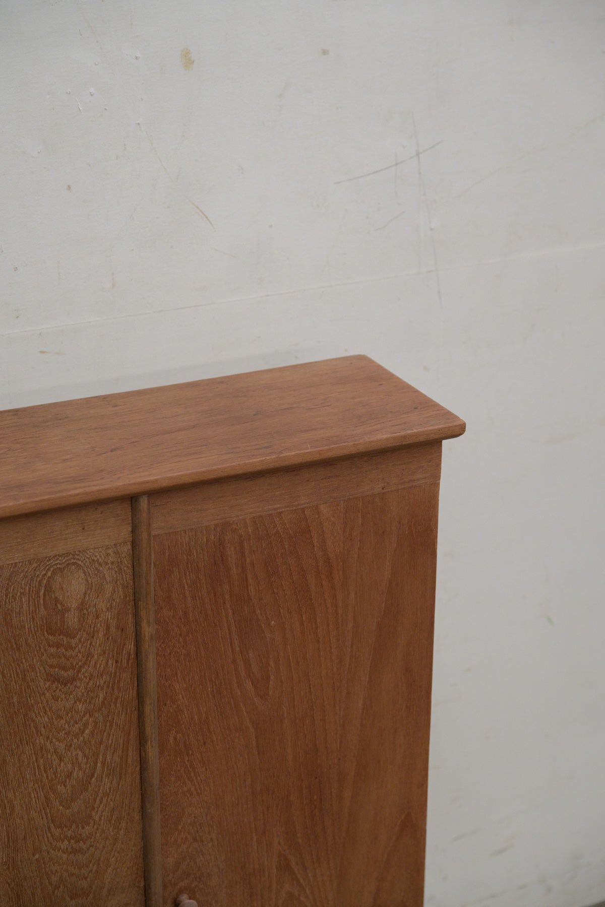 #0309 cabinet