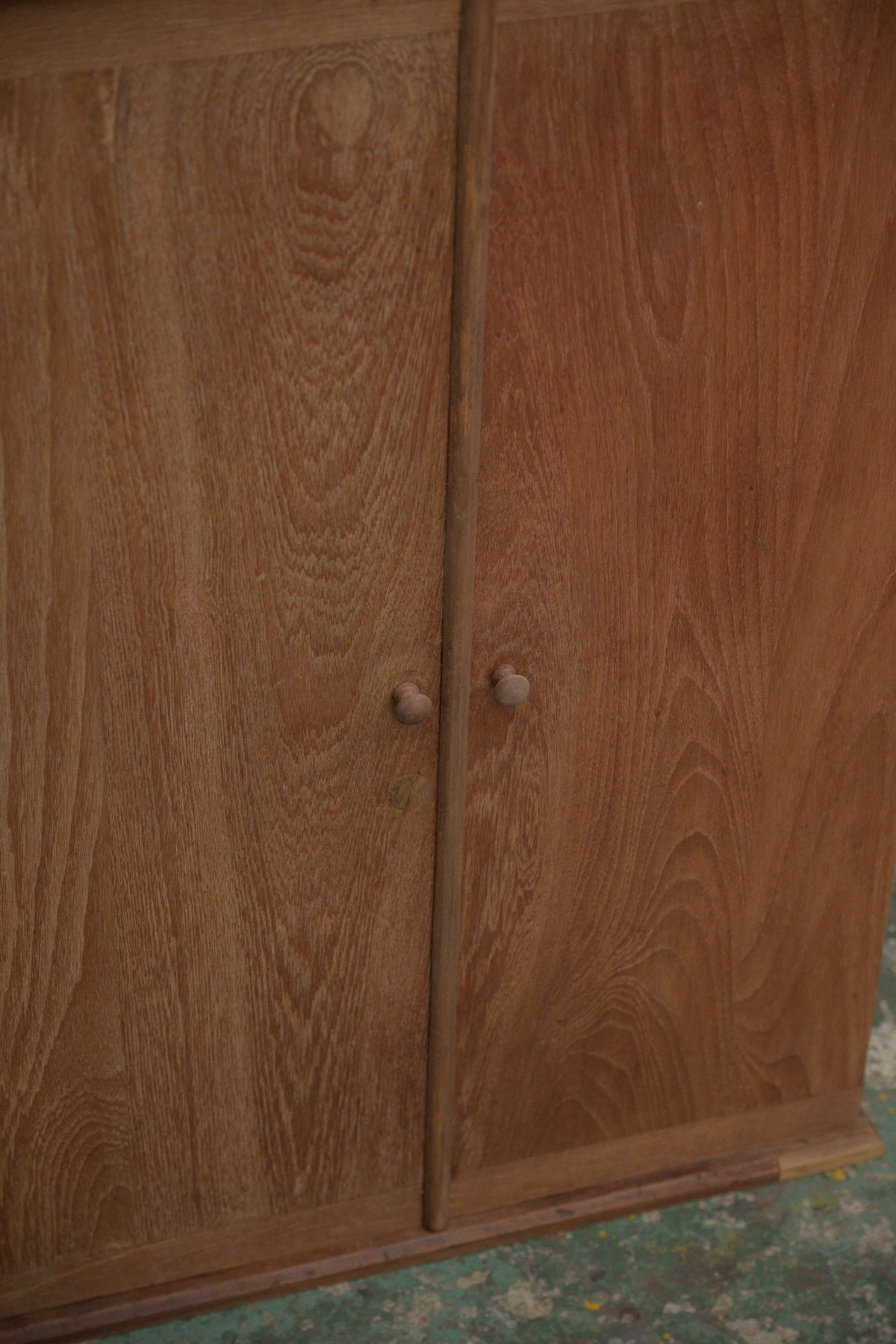#0309 cabinet