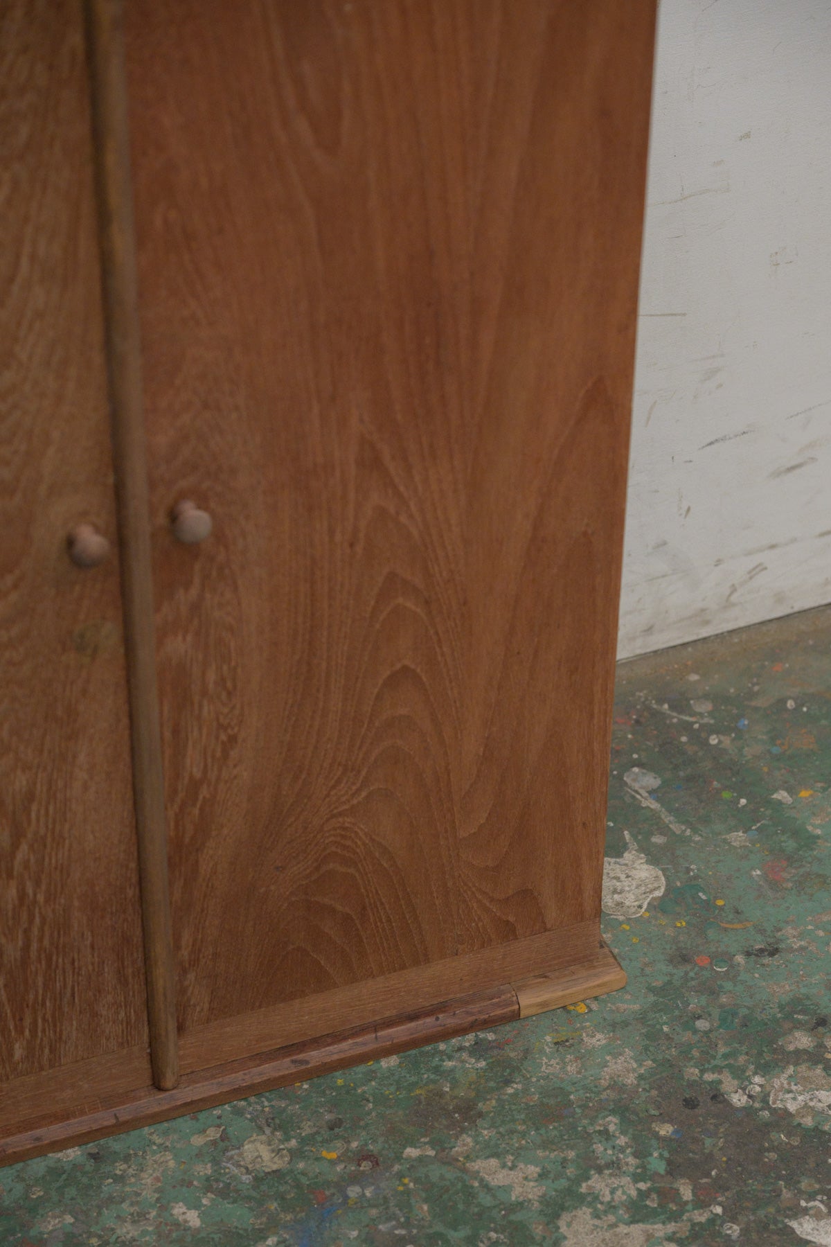 #0309 cabinet
