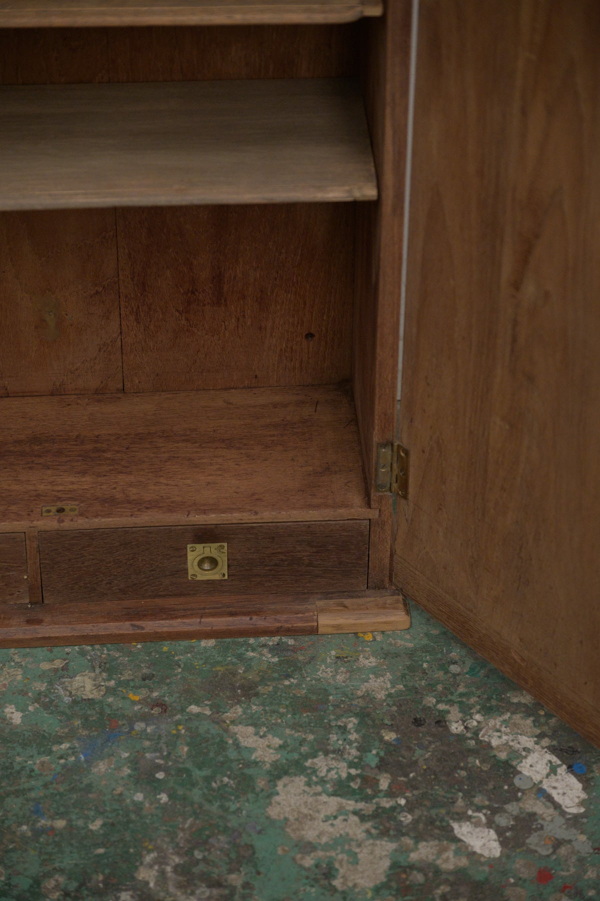 #0309 cabinet