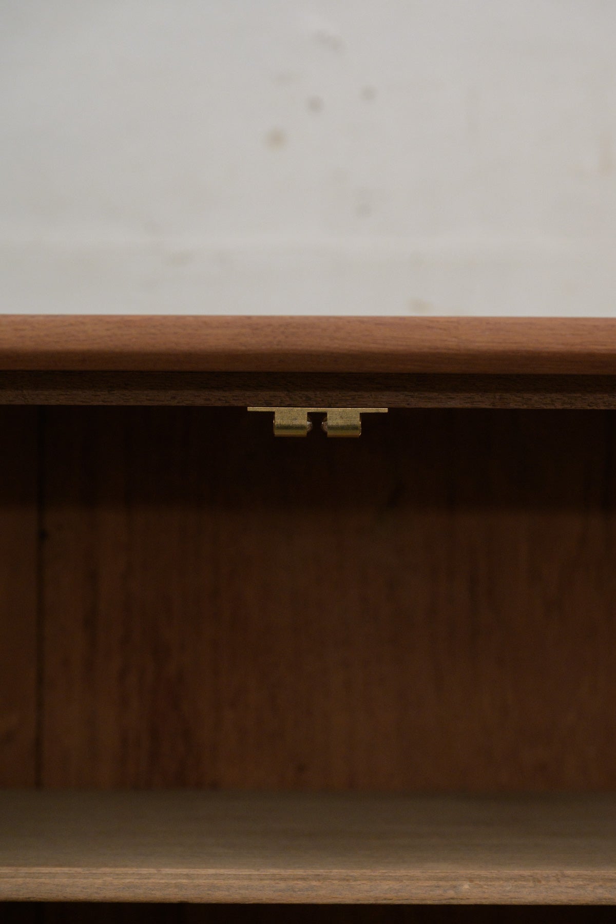 #0309 cabinet