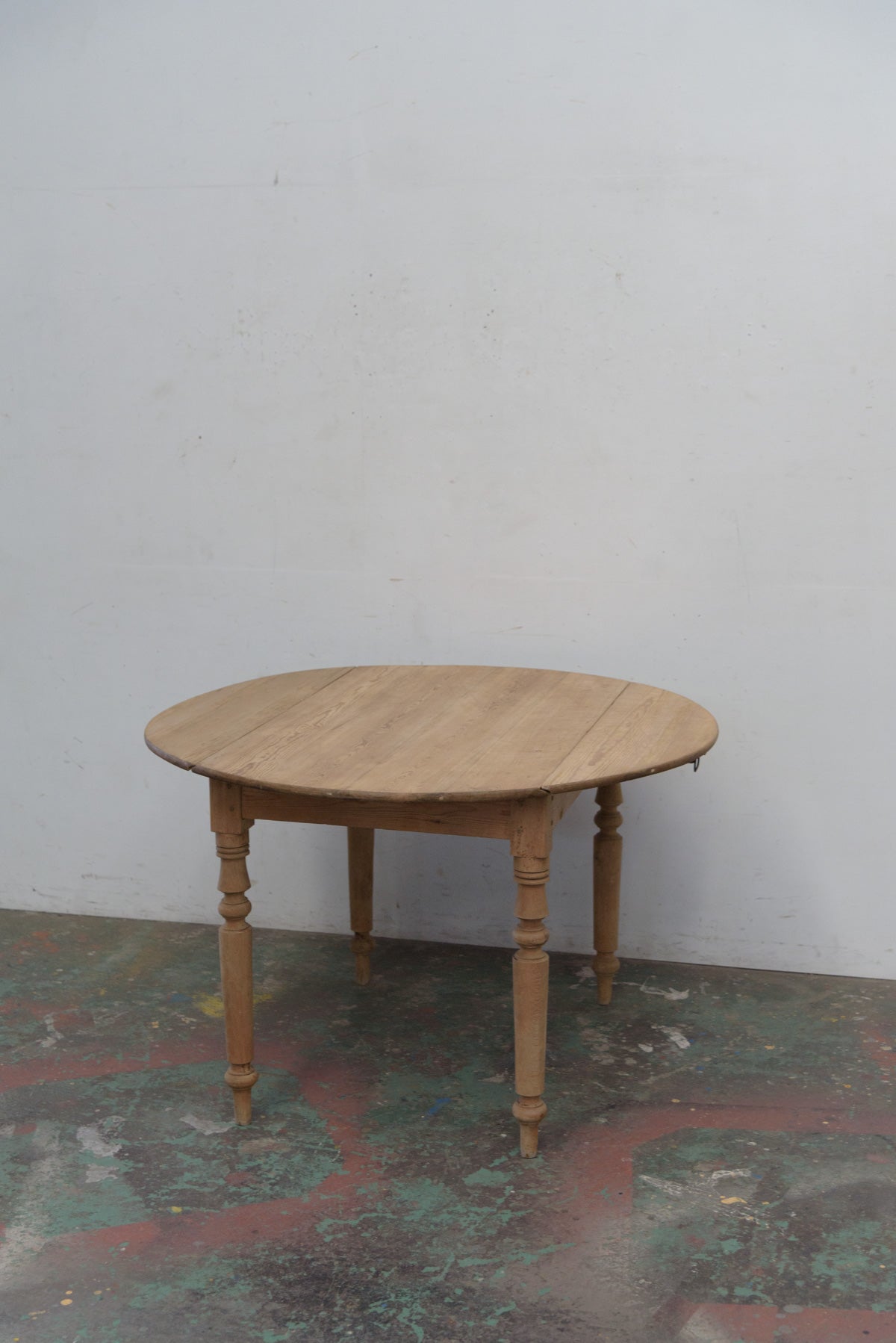 #9823 butterfly table