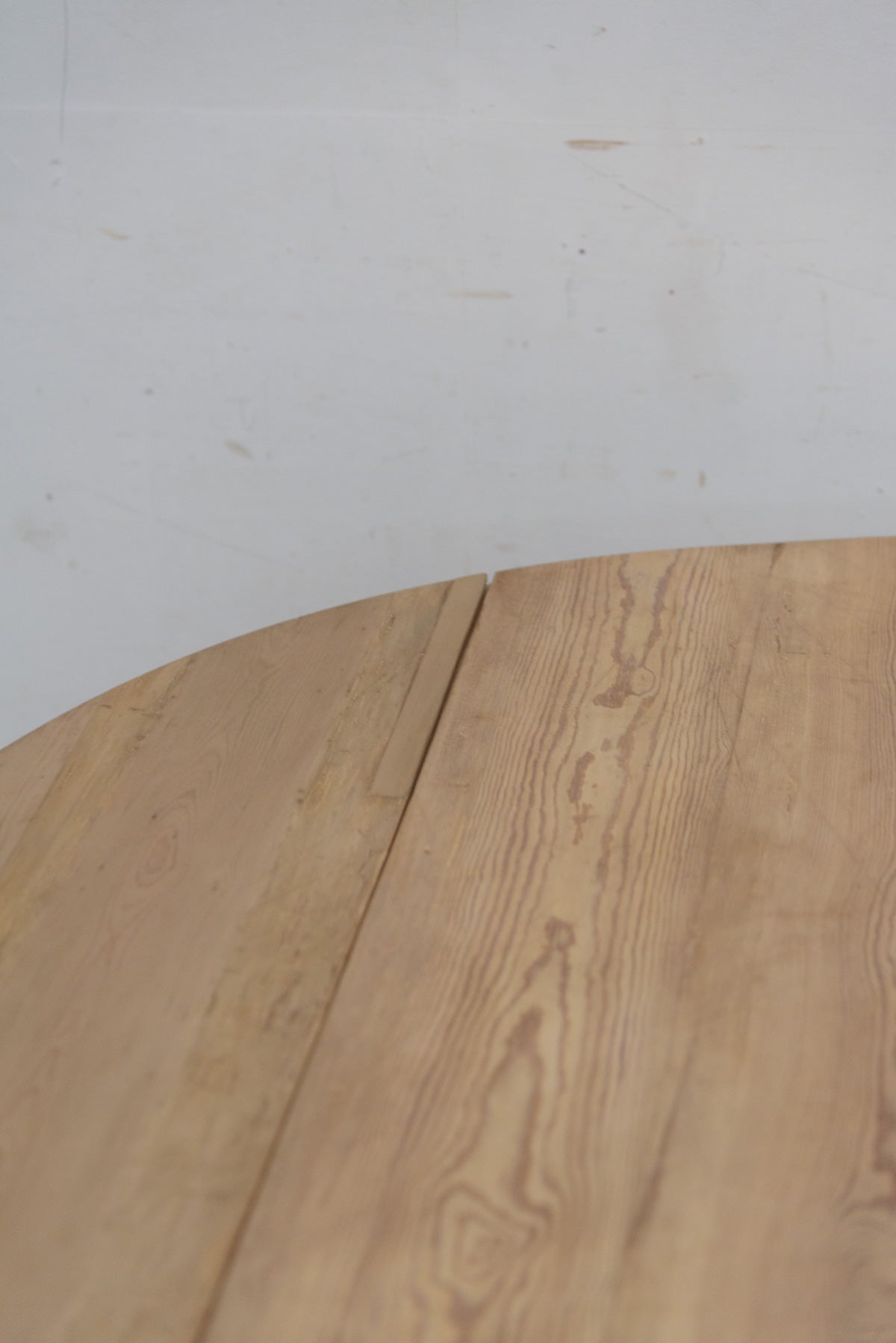 #9823 butterfly table