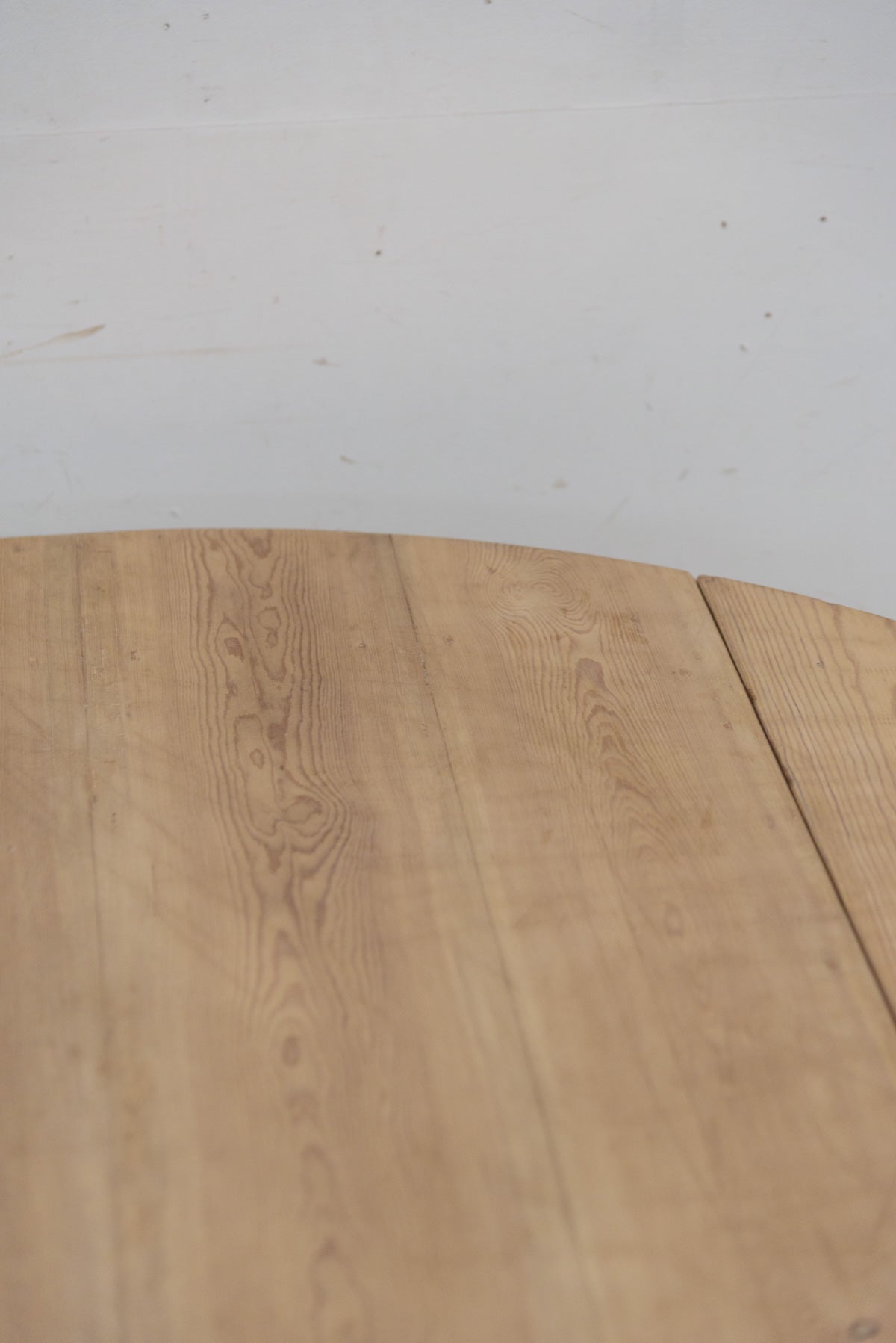 #9823 butterfly table