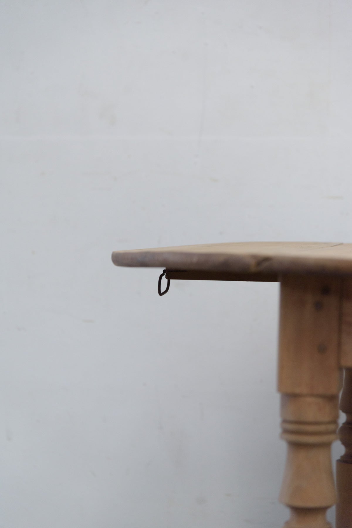 #9823 butterfly table