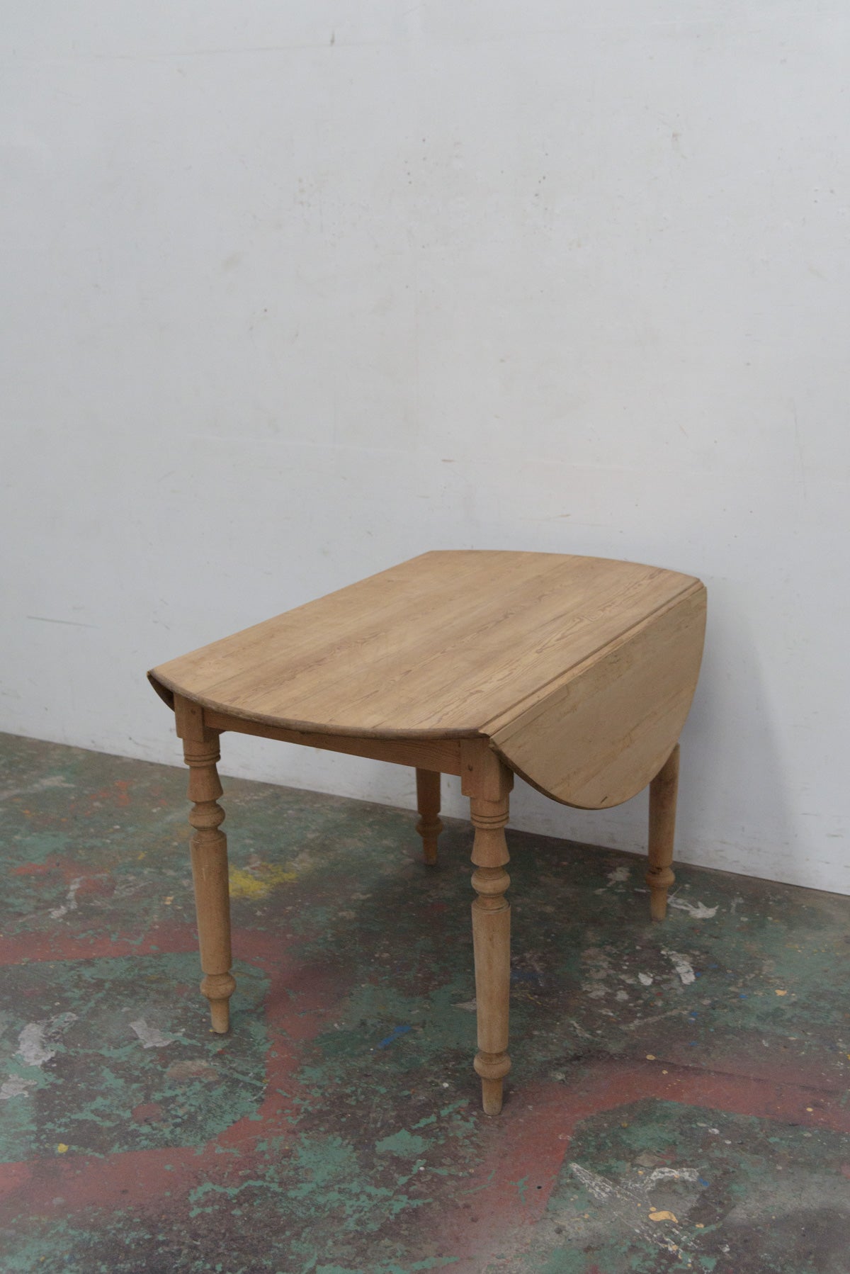 #9823 butterfly table