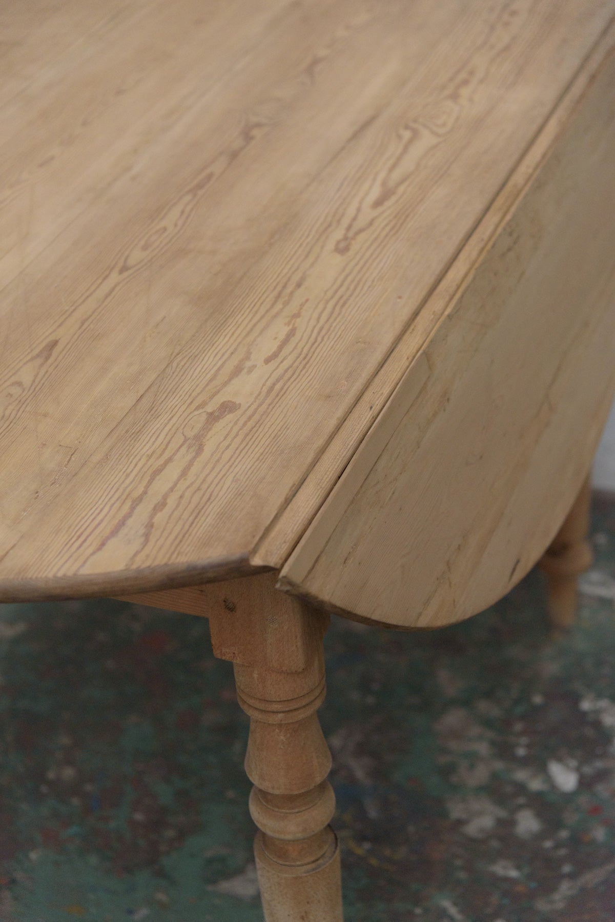 #9823 butterfly table