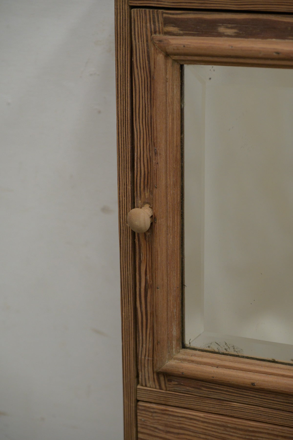 #5265 small cabinet