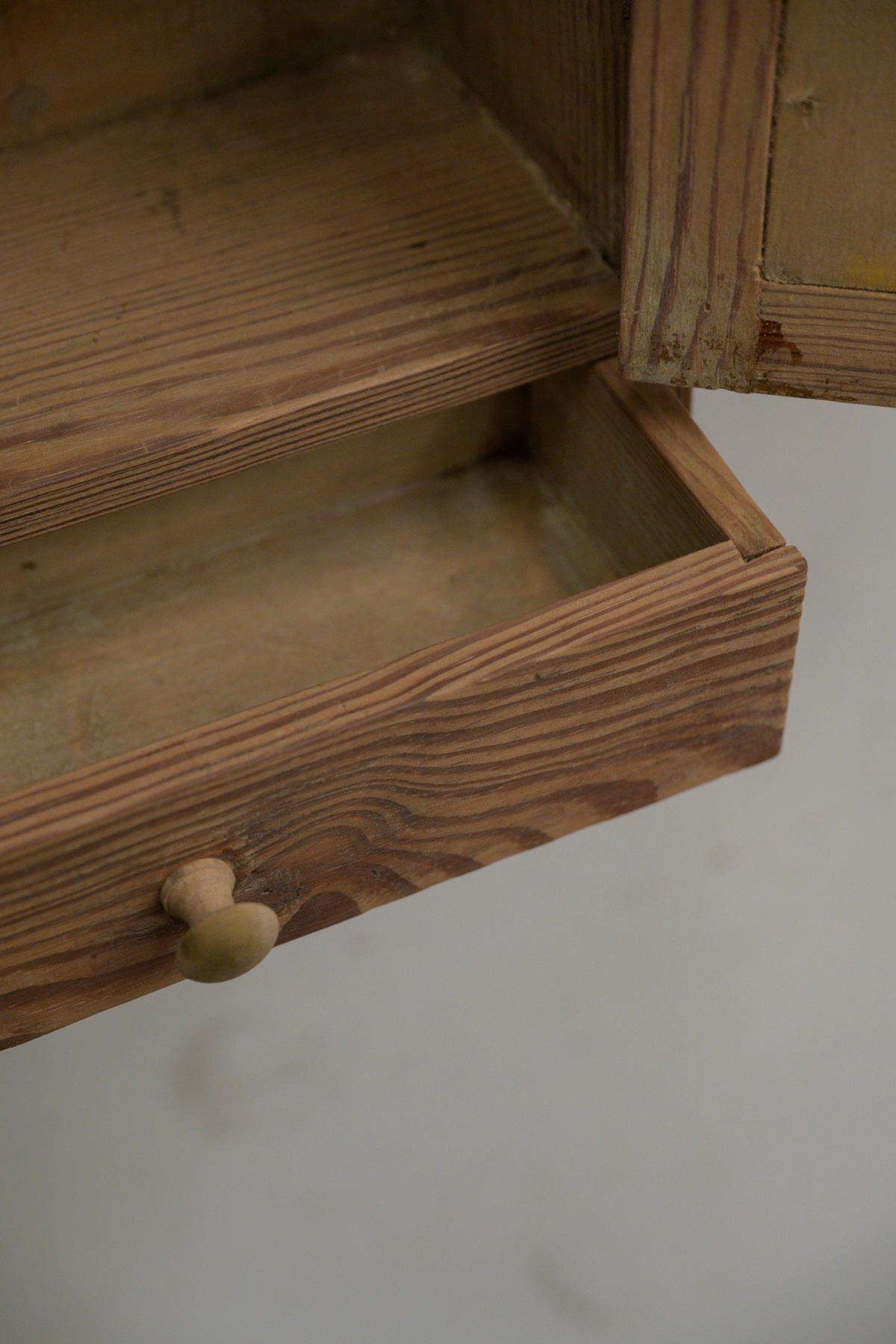 #5265 small cabinet